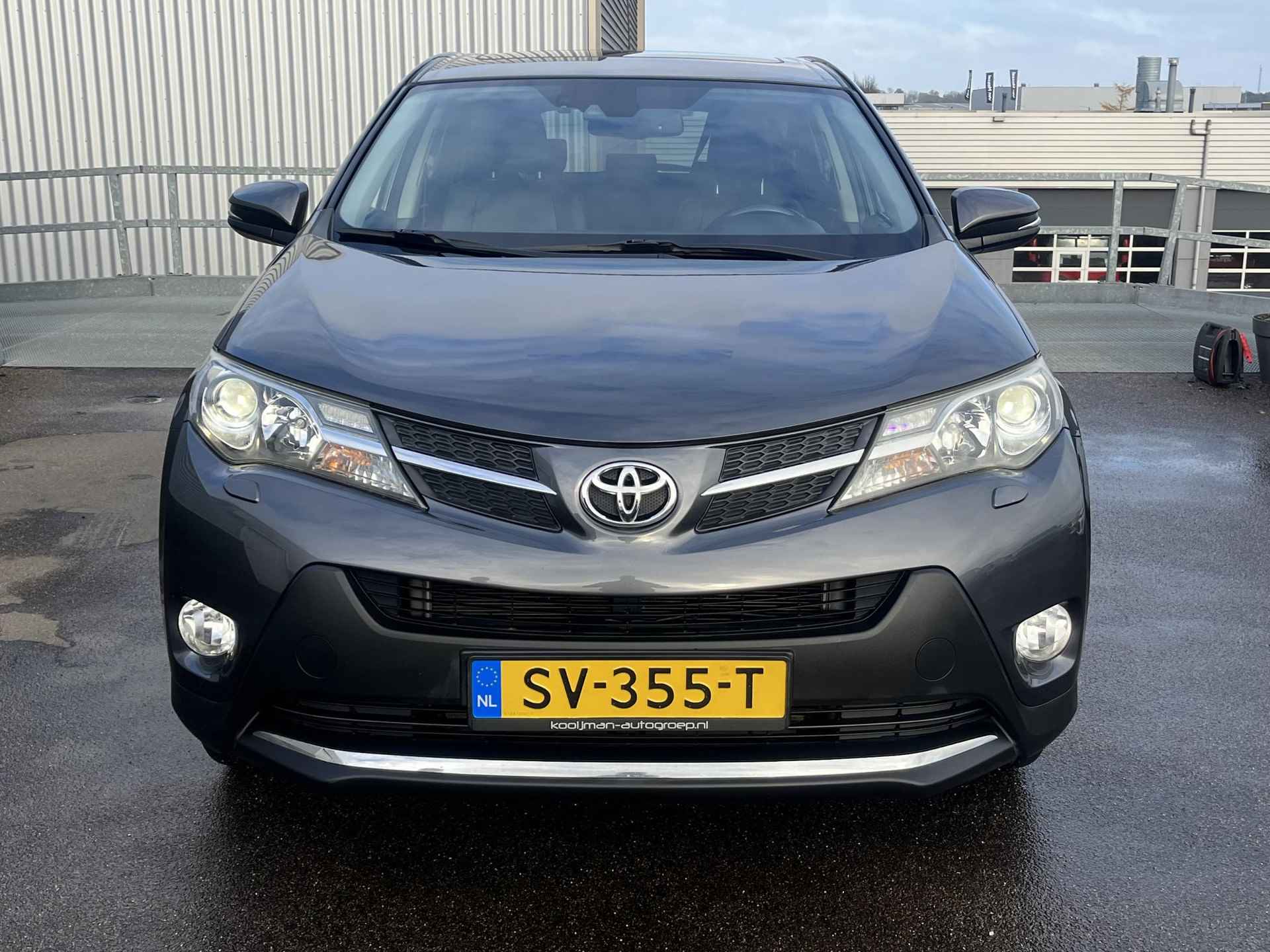 Toyota RAV4 2.0D Executive Business 4WD Schuif/kanteldak, Trekhaak, Dodehoekdetectie, Navigatie, Nieuw geleverd en dealeronderhouden, JBL, LMV, Stoelverwarming, Lederen bekleding - 9/59