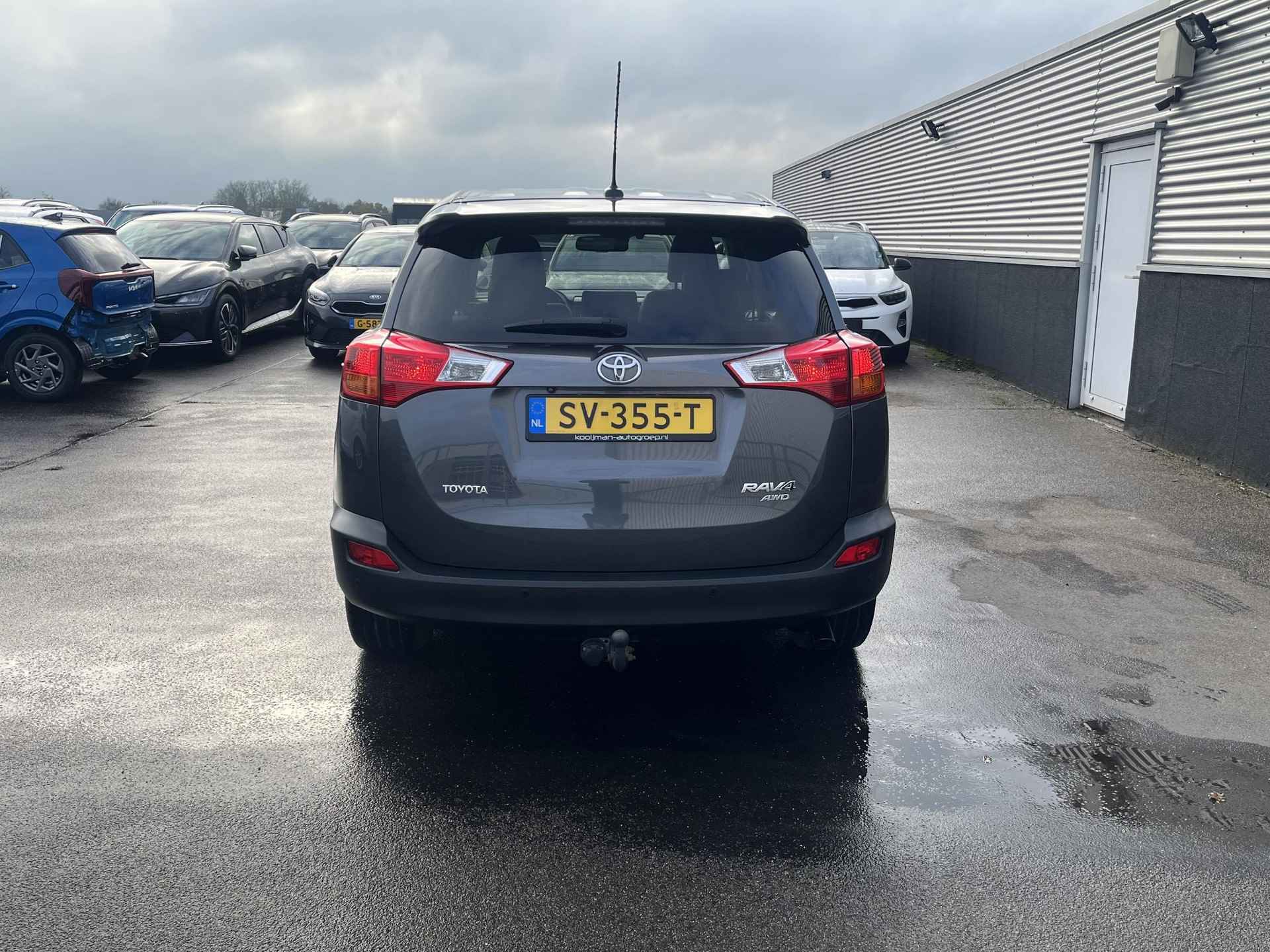 Toyota RAV4 2.0D Executive Business 4WD Schuif/kanteldak, Trekhaak, Dodehoekdetectie, Navigatie, Nieuw geleverd en dealeronderhouden, JBL, LMV, Stoelverwarming, Lederen bekleding - 22/59