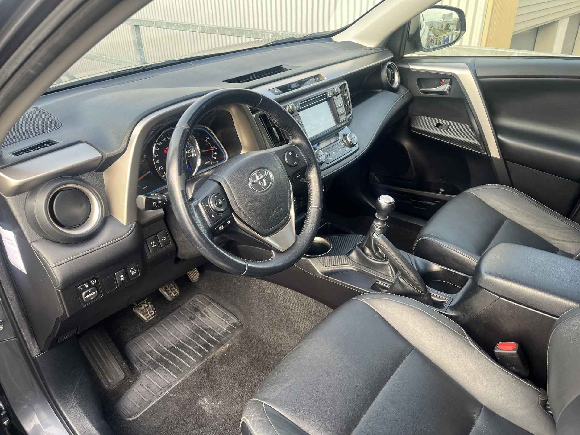 Toyota RAV4 2.0D Executive Business 4WD Schuif/kanteldak, Trekhaak, Dodehoekdetectie, Navigatie, Nieuw geleverd en dealeronderhouden, JBL, LMV, Stoelverwarming, Lederen bekleding - 33/59