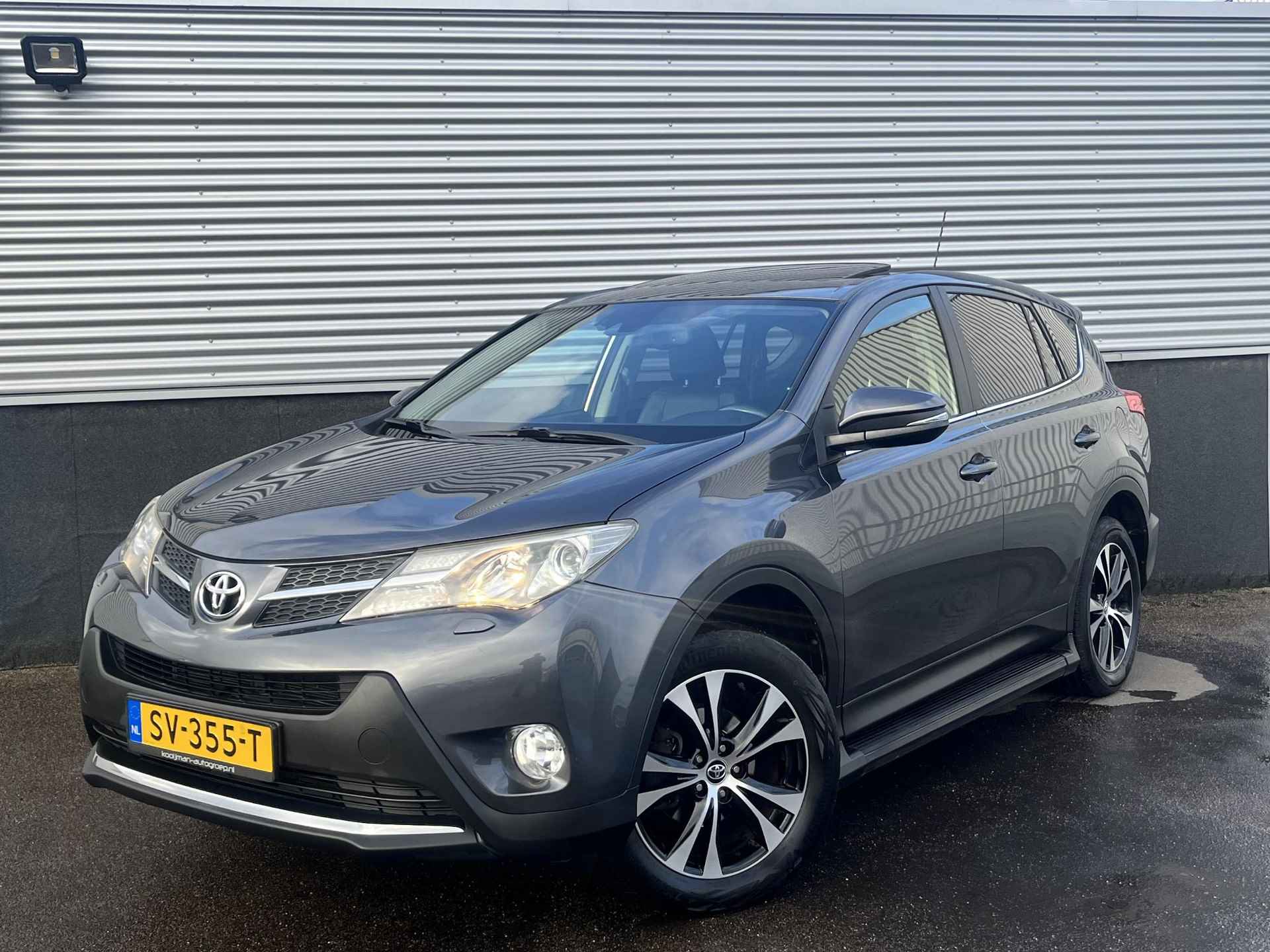 Toyota RAV4 2.0D Executive Business 4WD Schuif/kanteldak, Trekhaak, Dodehoekdetectie, Navigatie, Nieuw geleverd en dealeronderhouden, JBL, LMV, Stoelverwarming, Lederen bekleding - 54/59