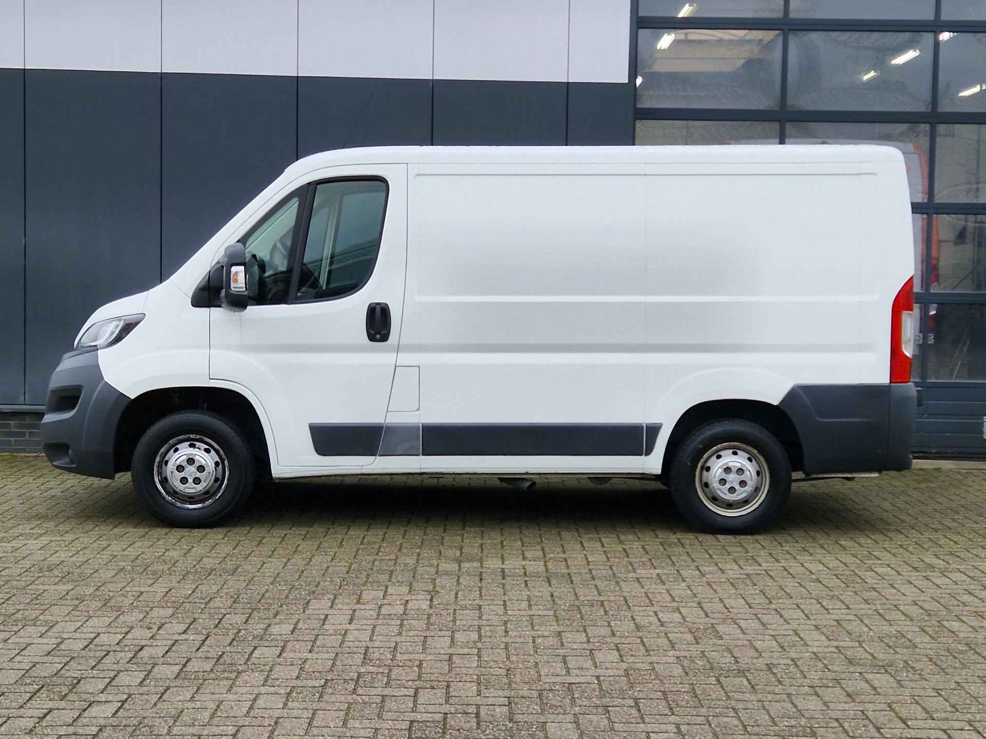 Peugeot Boxer 328 2.0 BlueHDI L1H1 Profit+ | Laadruimte Betimmering | Dealer onderhouden | - 4/18