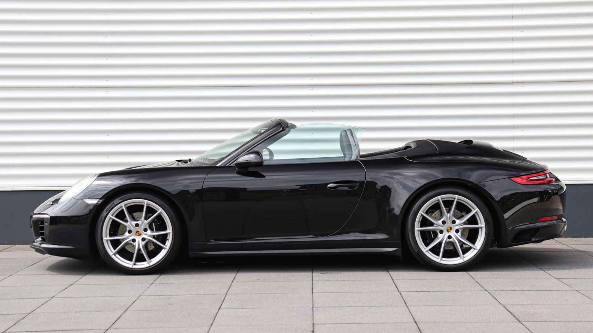 Porsche 911 Cabrio 3.0 Carrera 4 | Stoelventilatie | BOSE Sound | Sportuitlaat | Adaptieve Cruise Control | Sport Chrono Pakket - 2/32