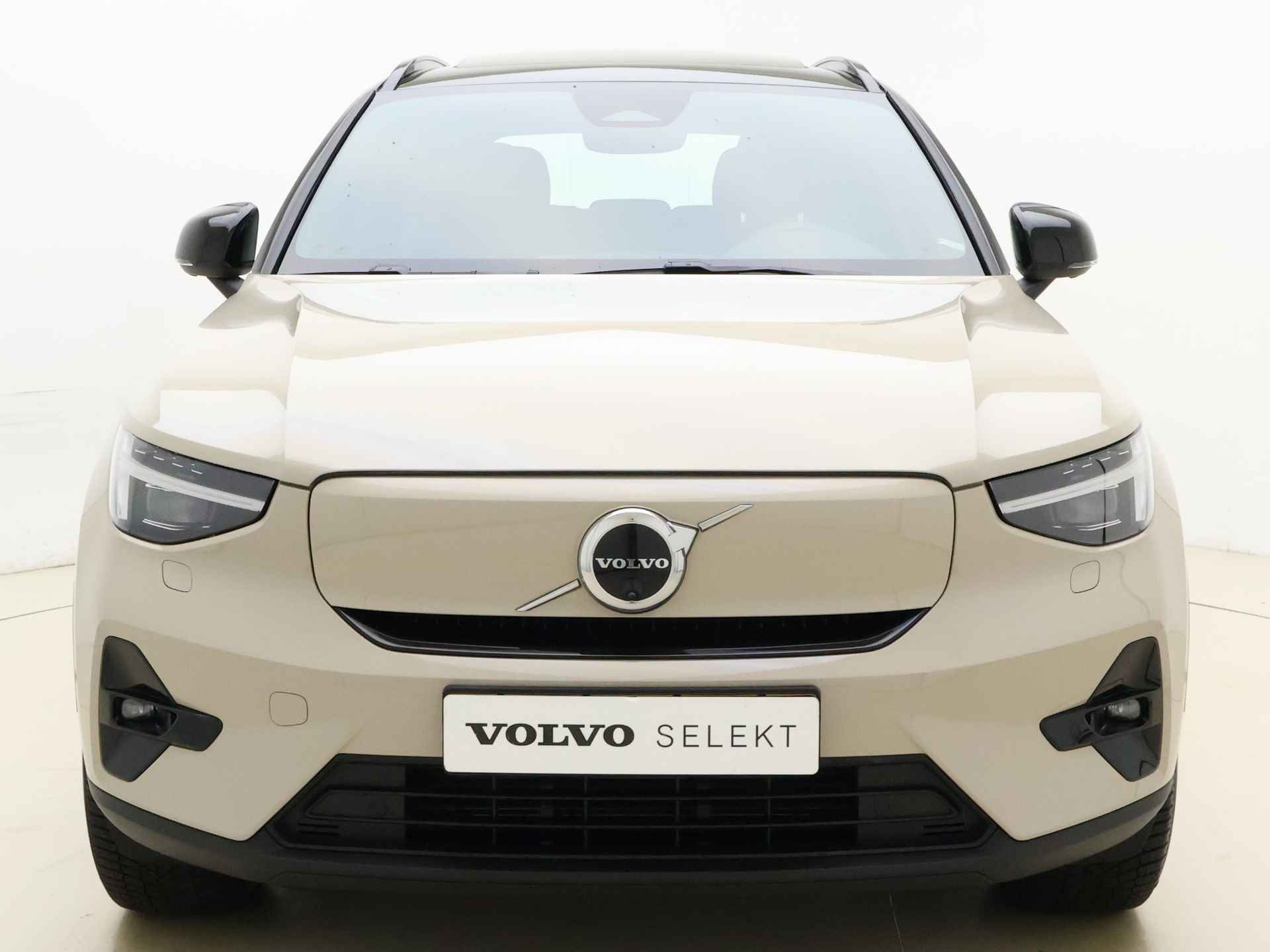 Volvo EX40 Twin Motor Performance Ultra / 442pk / Pixel LED / Stoel + Stuurw. Verwarming / All Season Banden / Sand Dune Metallic / 19'' Velgen / - 4/41