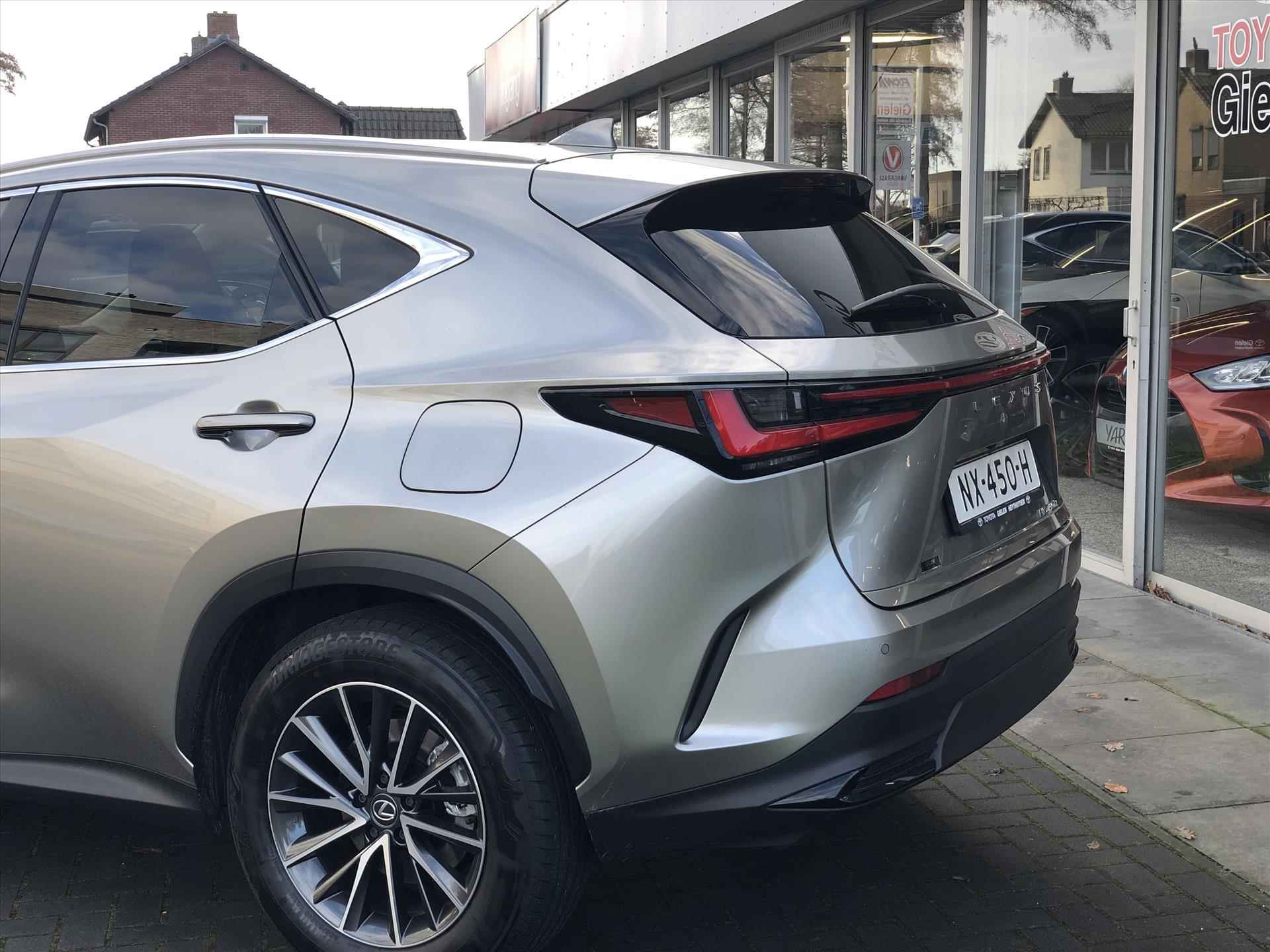 Lexus Nx 450h+ AWD Executive Line | Head up display, 360 camera, Groot scherm, Stoelventilatie, Stuurverwarming, Geheugenfunctie - 4/40