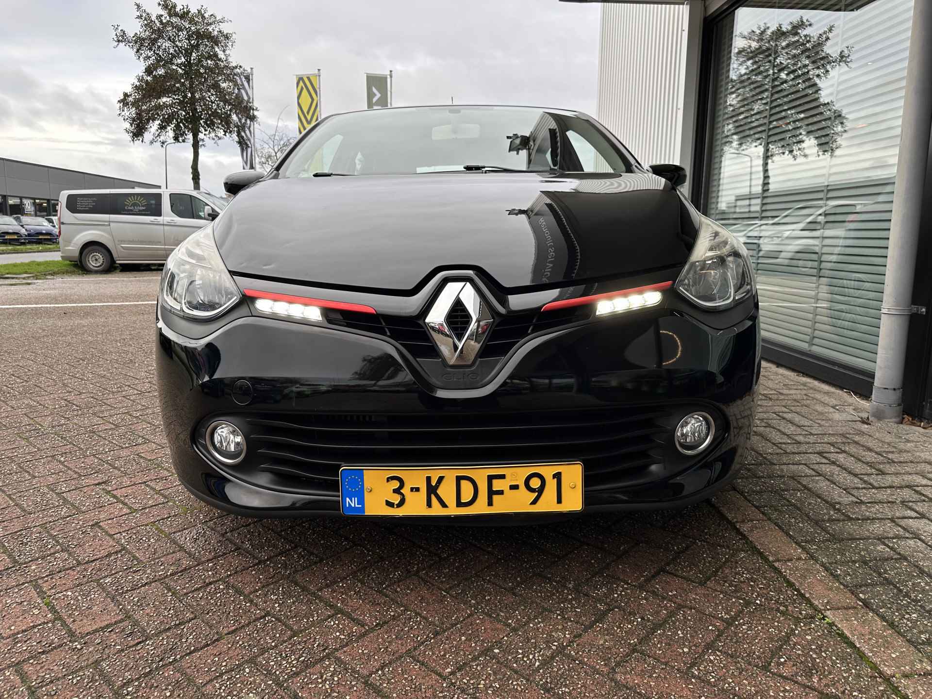 Renault Clio Expression Tce 90 | parkeersensor | lichtmetalen velgen | 1e eig | tijdelijk gratis Top Afleverpakket twv Eur 695 - 3/33