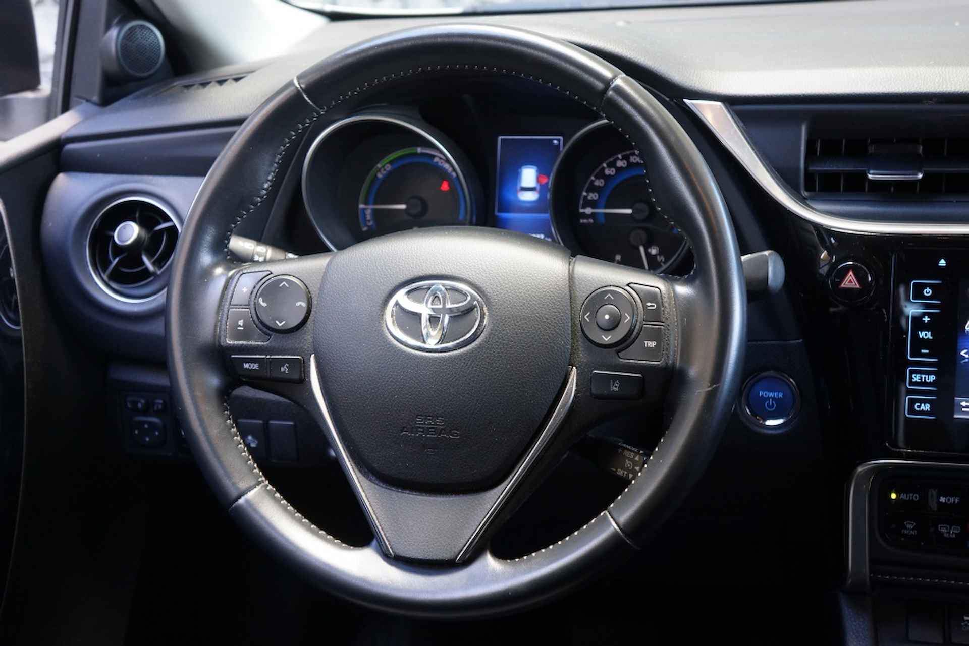 Toyota Auris Touring Sports 1.8 Hybr | Geen import | Navi | Parkeersensoren - 5/15