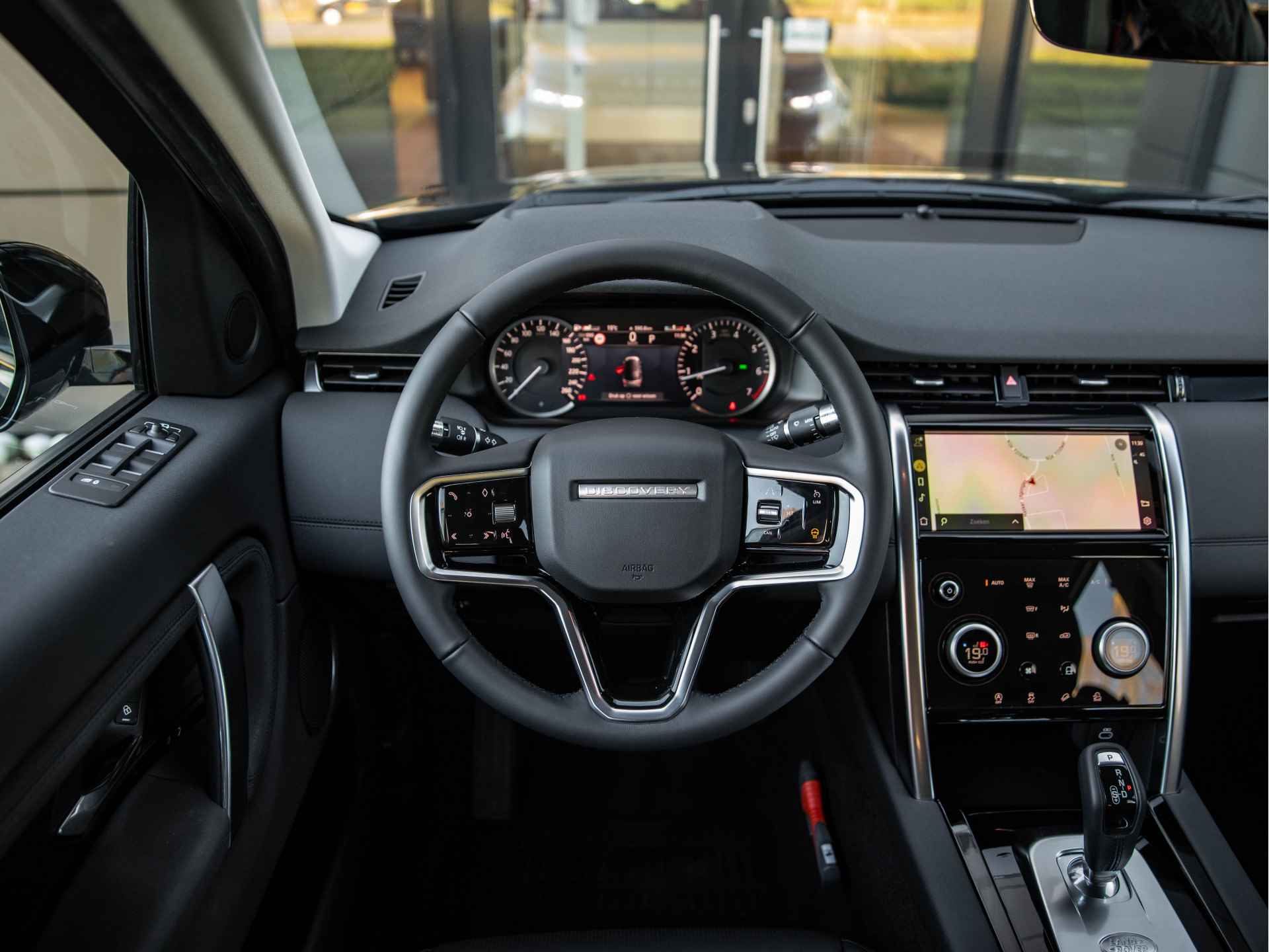 Land Rover Discovery Sport P200 S | Surround Camera | Stoelverwarming | Elektrische Achterklep | - 45/56