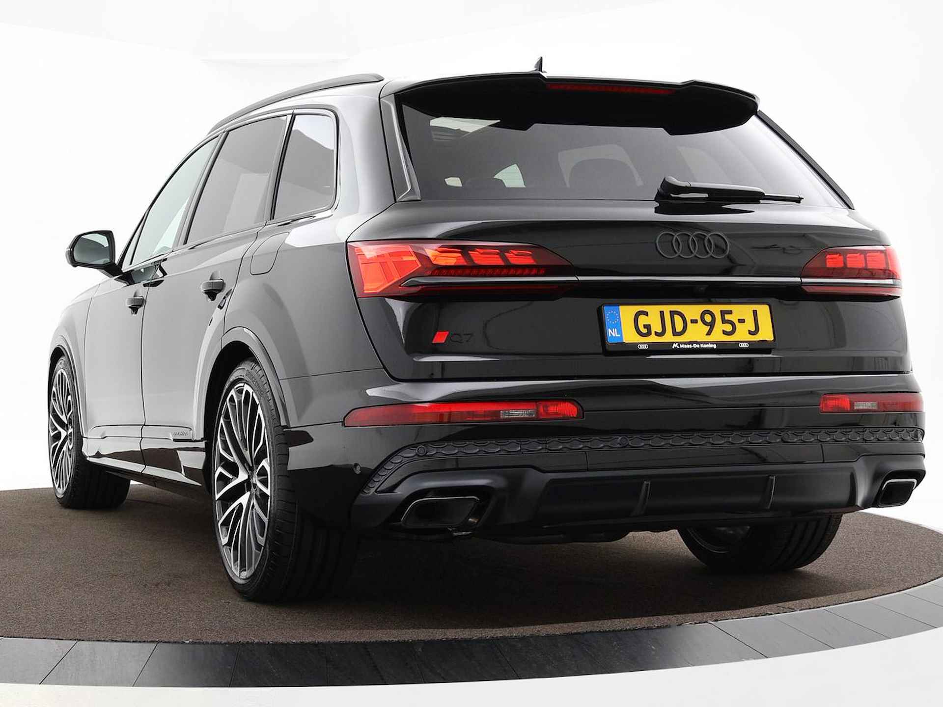 Audi Q7 Pro Line S Competition 60 TFSIe 490pk Quattro | Keyless | Head-Up | Panoramadak | Luchtvering | Trekhaak | B&O | Achteras Besturing | 22'' Inch | Garantie t/m 07-07-2029 of 100.000km - 28/39