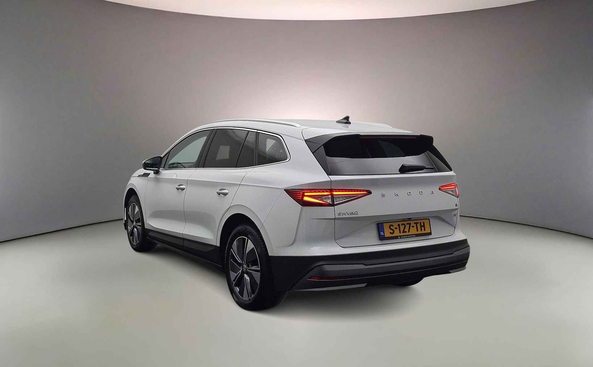 Skoda Enyaq iV 80 Business Edition Plus 204pk Automaat Adaptive cruise control, Elektrische achterklep, LED matrix koplampen, Navigatie, Achteruitrijcamera, Stuurwiel verwarmd - 7/39