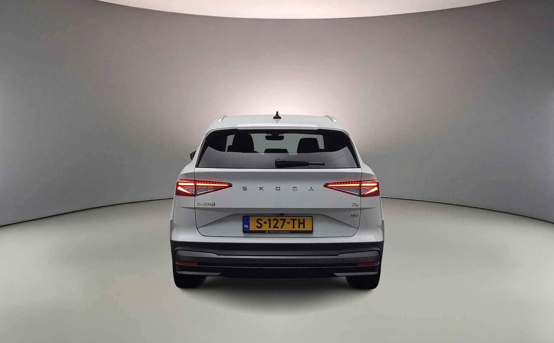 Skoda Enyaq iV 80 Business Edition Plus 204pk Automaat Adaptive cruise control, Elektrische achterklep, LED matrix koplampen, Navigatie, Achteruitrijcamera, Stuurwiel verwarmd - 8/39