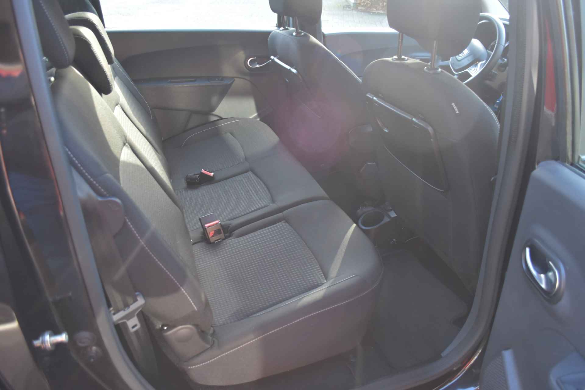 Dacia Lodgy 1.3 TCe Comfort 5p. - 10/25