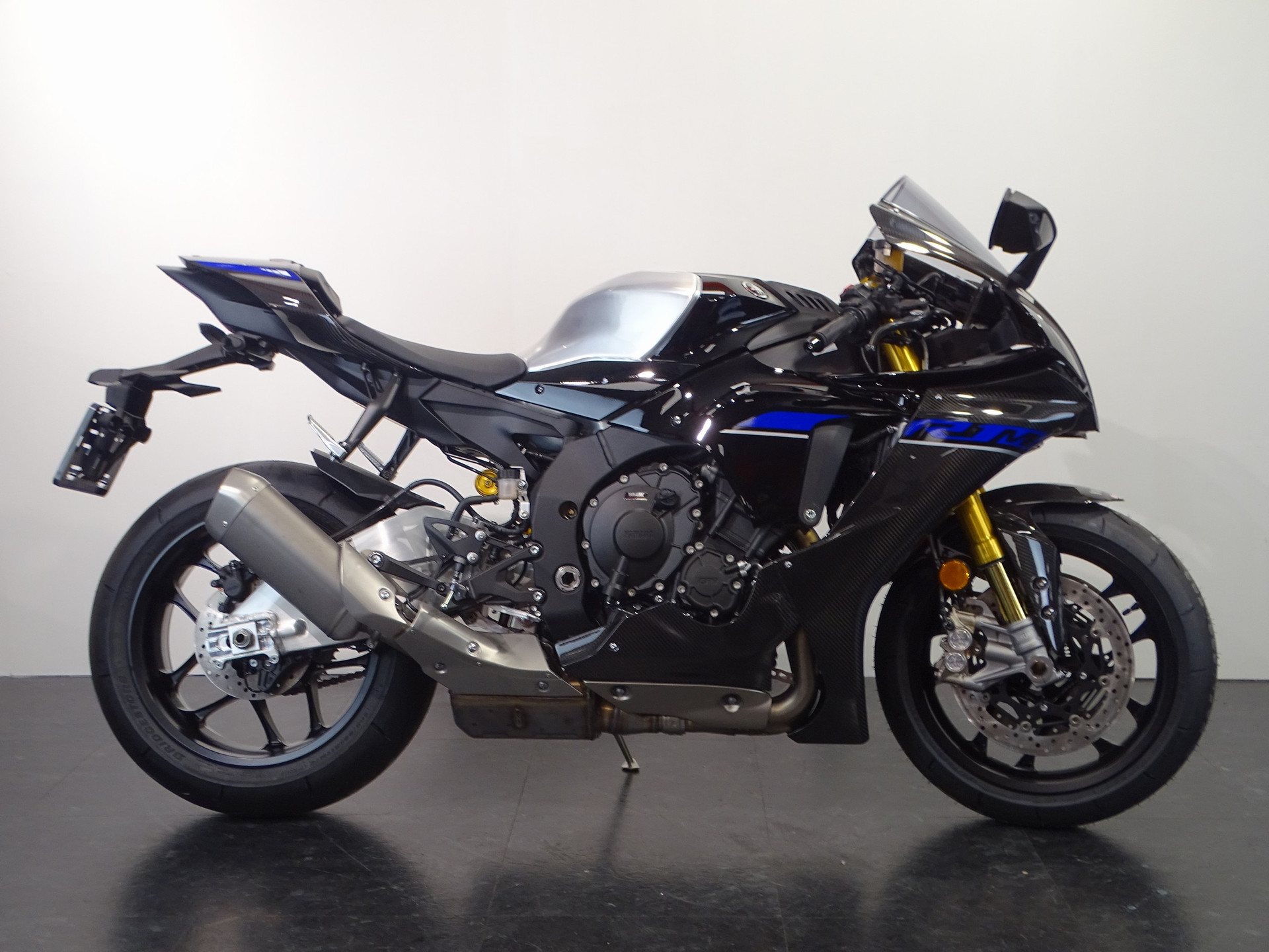 Yamaha YZF-R1M