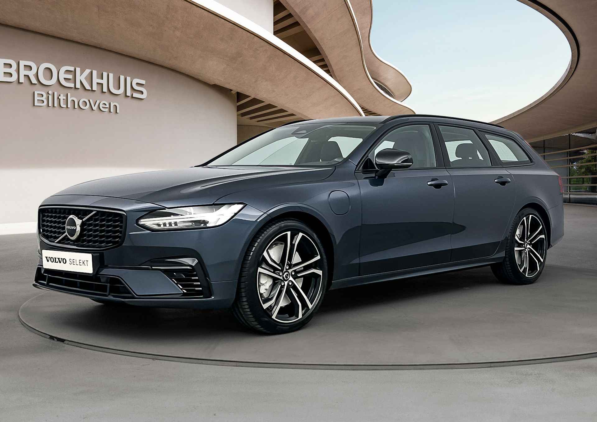 Volvo V90 T6 Recharge PLUS DARK |Nappa leder|Luchtvering| 20inch velgen| Showroom aanbieding van € 81.623 voor € 78.500, rijklaar. - 2/28