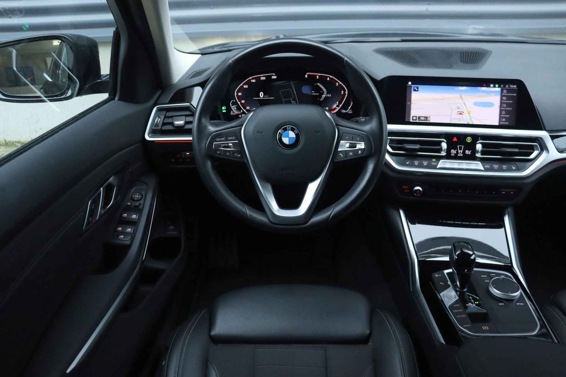 BMW 3 Serie Touring 318d | Executive | Sport Line | Trekhaak | Stoelverwarming | Sportstoelen | Getint Glas | 17'' LMV - 9/36