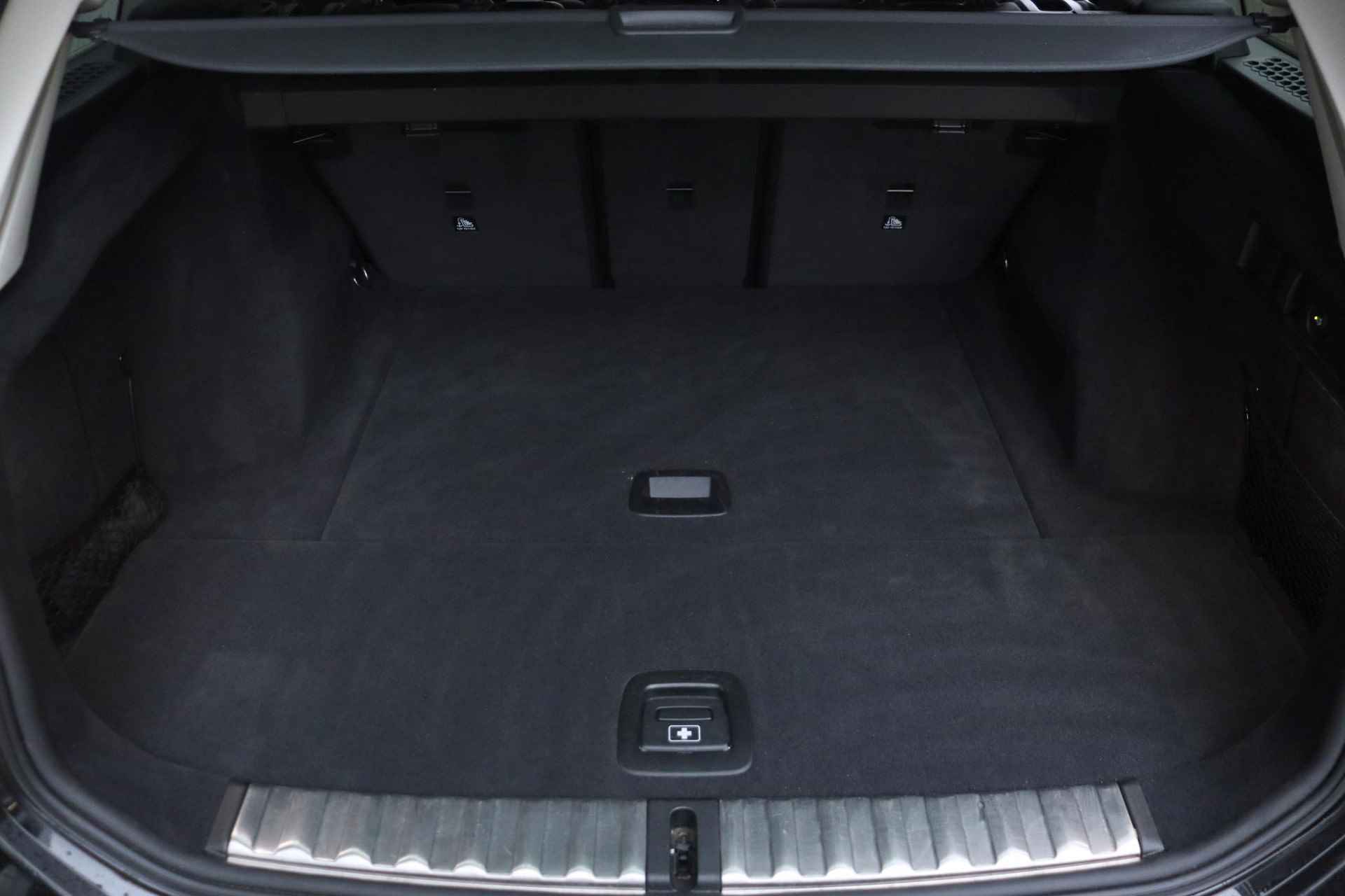 BMW 3 Serie Touring 318d | Executive | Sport Line | Trekhaak | Stoelverwarming | Sportstoelen | Getint Glas | 17'' LMV - 12/36