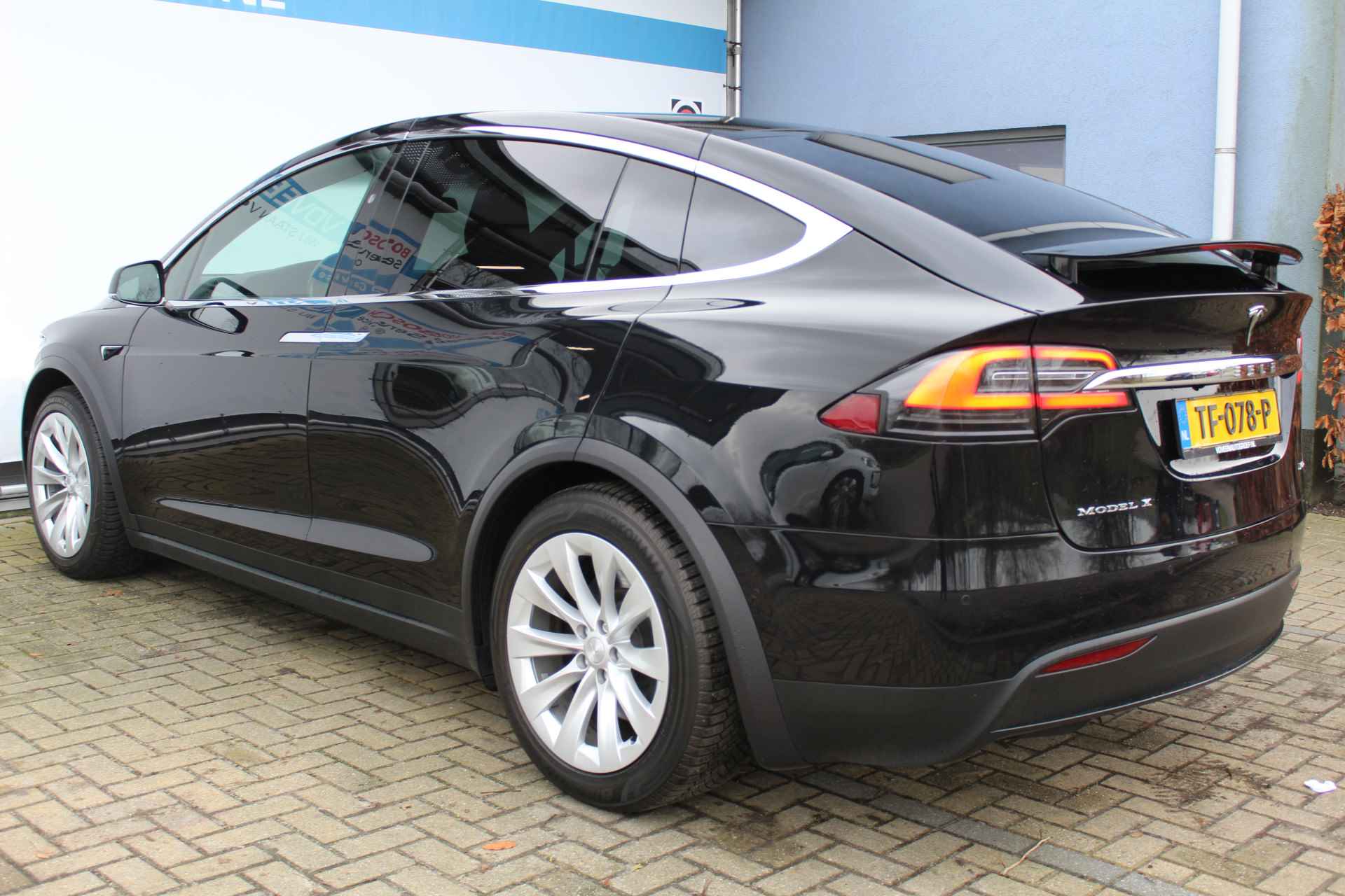 Tesla Model X 100D 6p. | Incl. BTW | Incl. 1 jaar Garantie | Wegenbelasting vrij tot 2030 | Luchtvering | Adaptive cruise | Keyless Go | Elektrisch verstelbare stoelen | Navigatie | Stoelverwarming  | Achteruitrijcamera | 20 " LM | LED verlichting | Parkeersensoren V+A | Vleugel deuren | Elektrische kofferbak | Trekhaak 2250 kg | Origineel Nederlandse auto | NAP | - 6/63