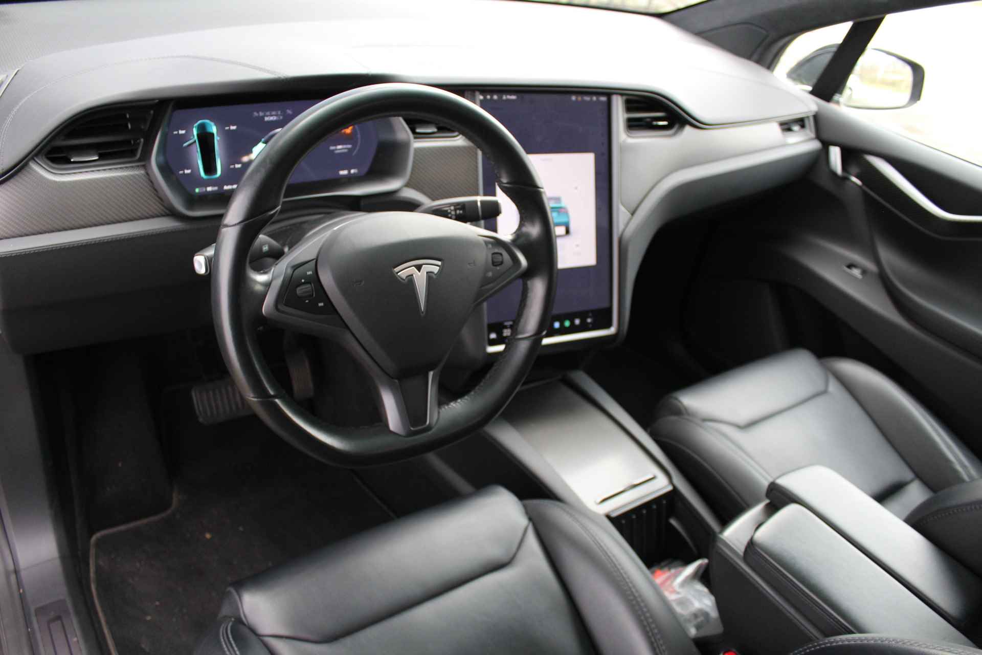 Tesla Model X 100D 6p. | Incl. BTW | Incl. 1 jaar Garantie | Wegenbelasting vrij tot 2030 | Luchtvering | Adaptive cruise | Keyless Go | Elektrisch verstelbare stoelen | Navigatie | Stoelverwarming  | Achteruitrijcamera | 20 " LM | LED verlichting | Parkeersensoren V+A | Vleugel deuren | Elektrische kofferbak | Trekhaak 2250 kg | Origineel Nederlandse auto | NAP | - 33/63