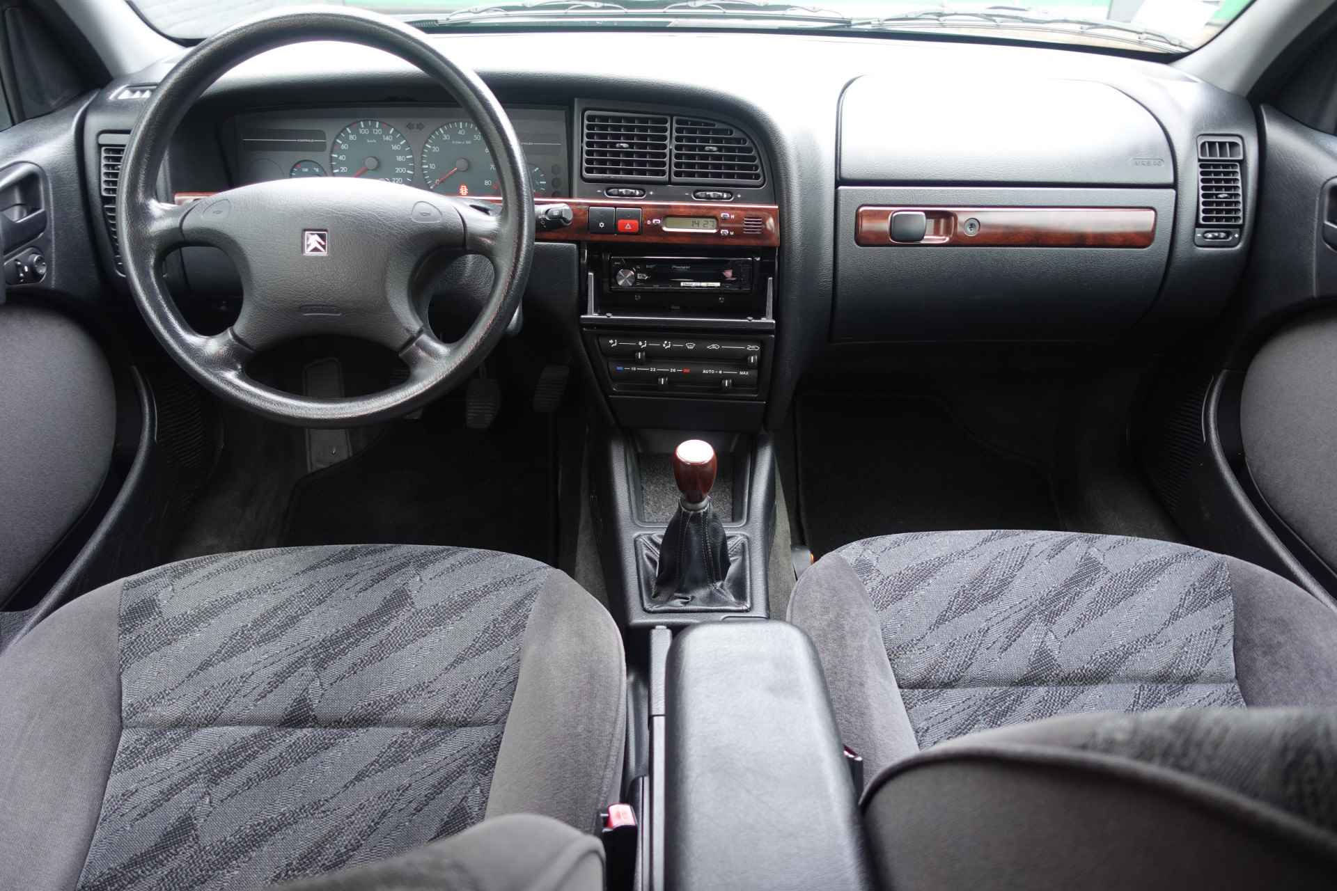 Citroën Xantia 1.8i-16V Millésime *Volledig gedocumenteerd* | *Uniek* | *Airco* | *Trekhaak* | *Liefhebber opgelet* - 7/45