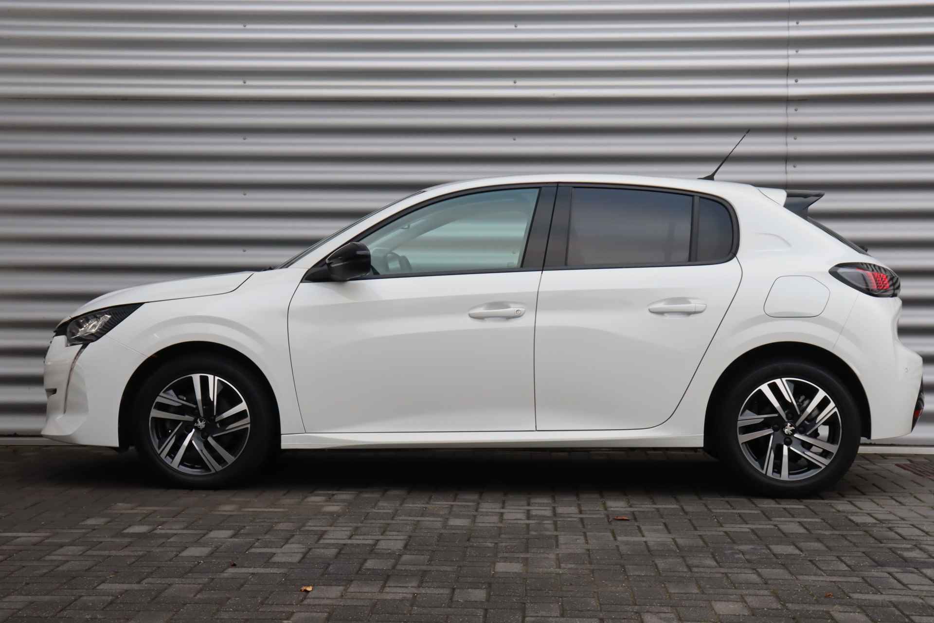 Peugeot 208 1.2 PURETECH 100PK ALLURE AUTOMAAT / NAVI / LEDER / CLIMA / PDC / 16" LMV / KEYLESS / NIEUWSTAAT !! - 2/33