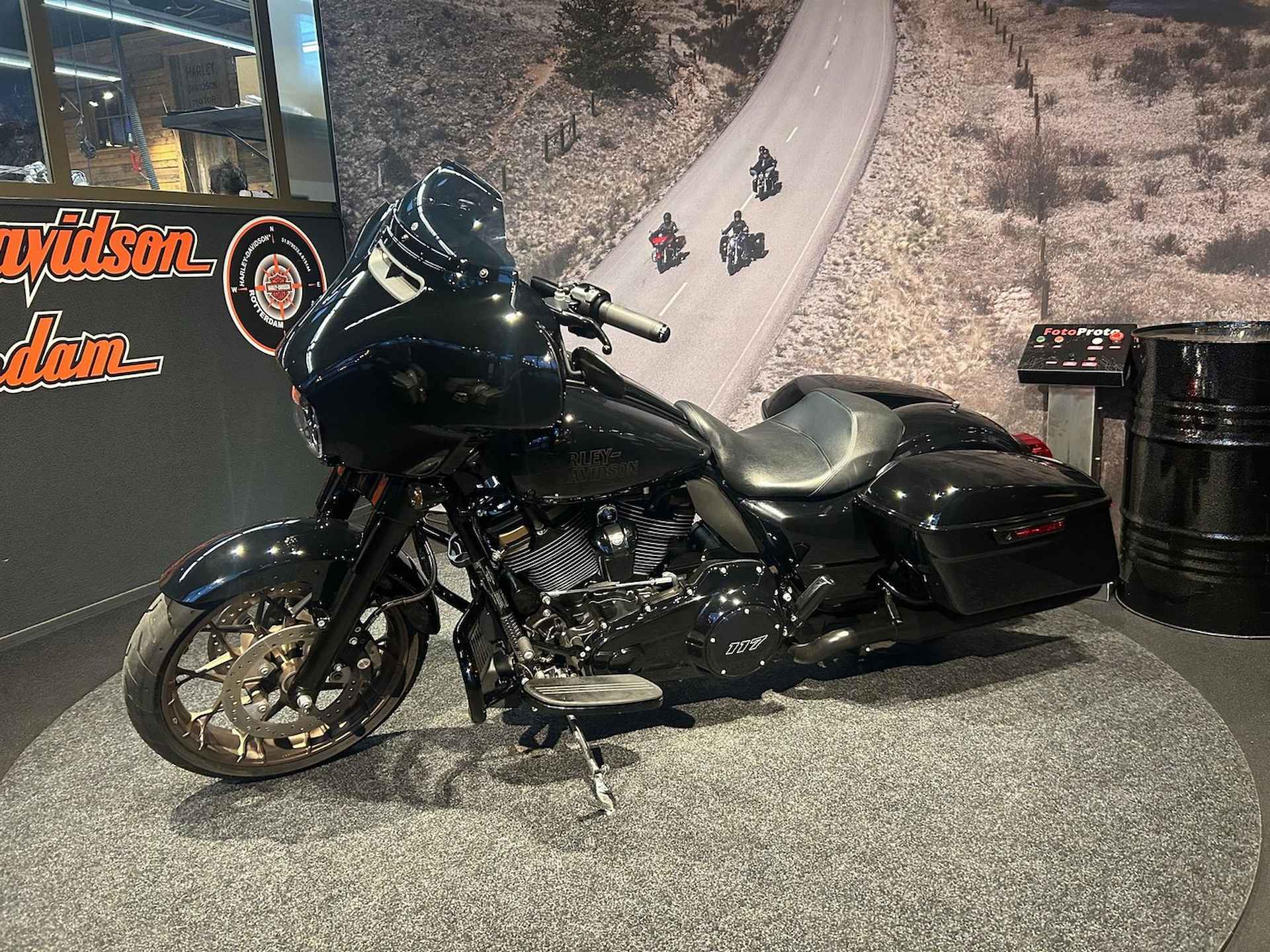 Harley-Davidson FLHXST STREET GLIDE ST - 5/10