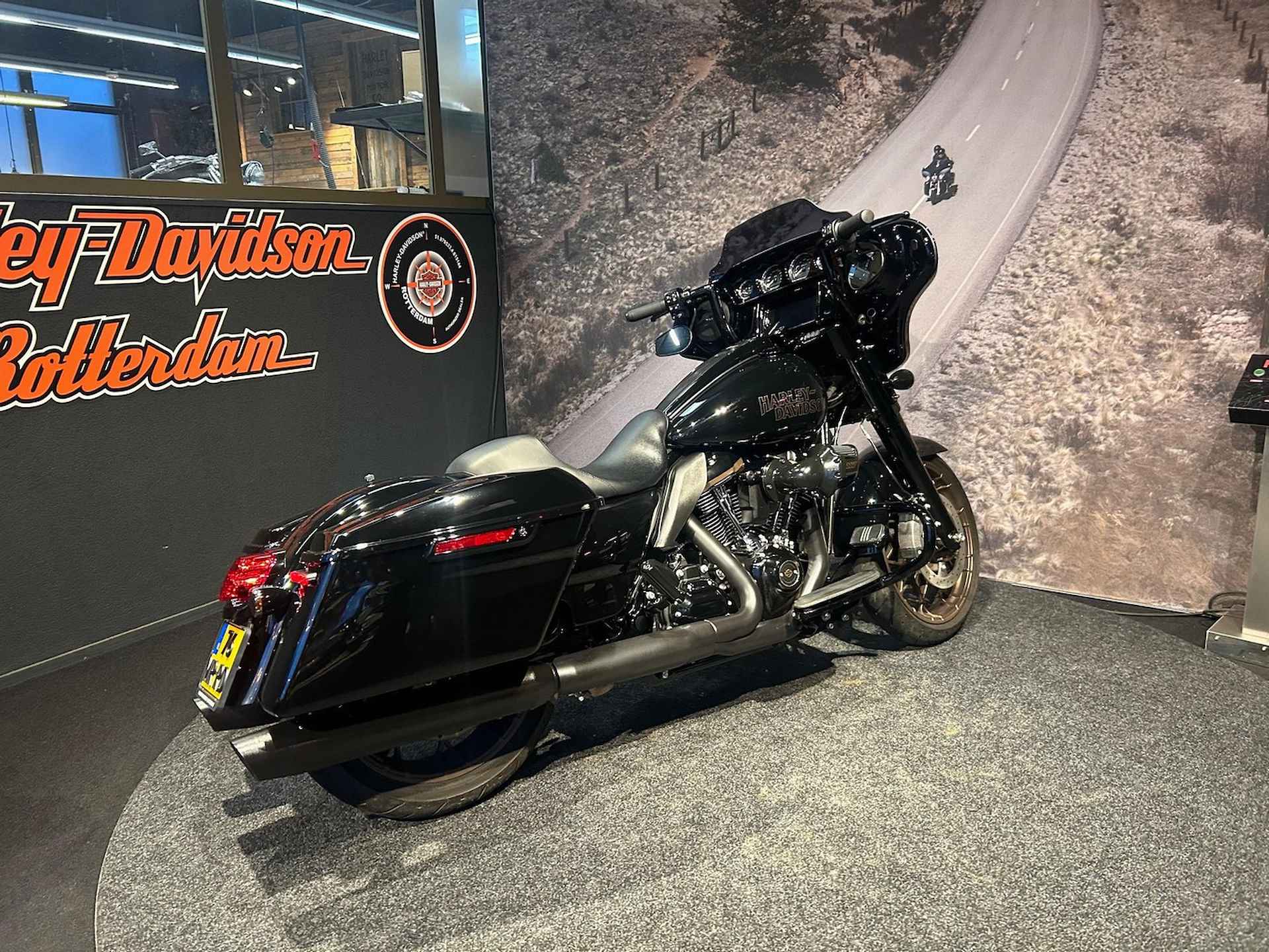 Harley-Davidson FLHXST STREET GLIDE ST - 8/10