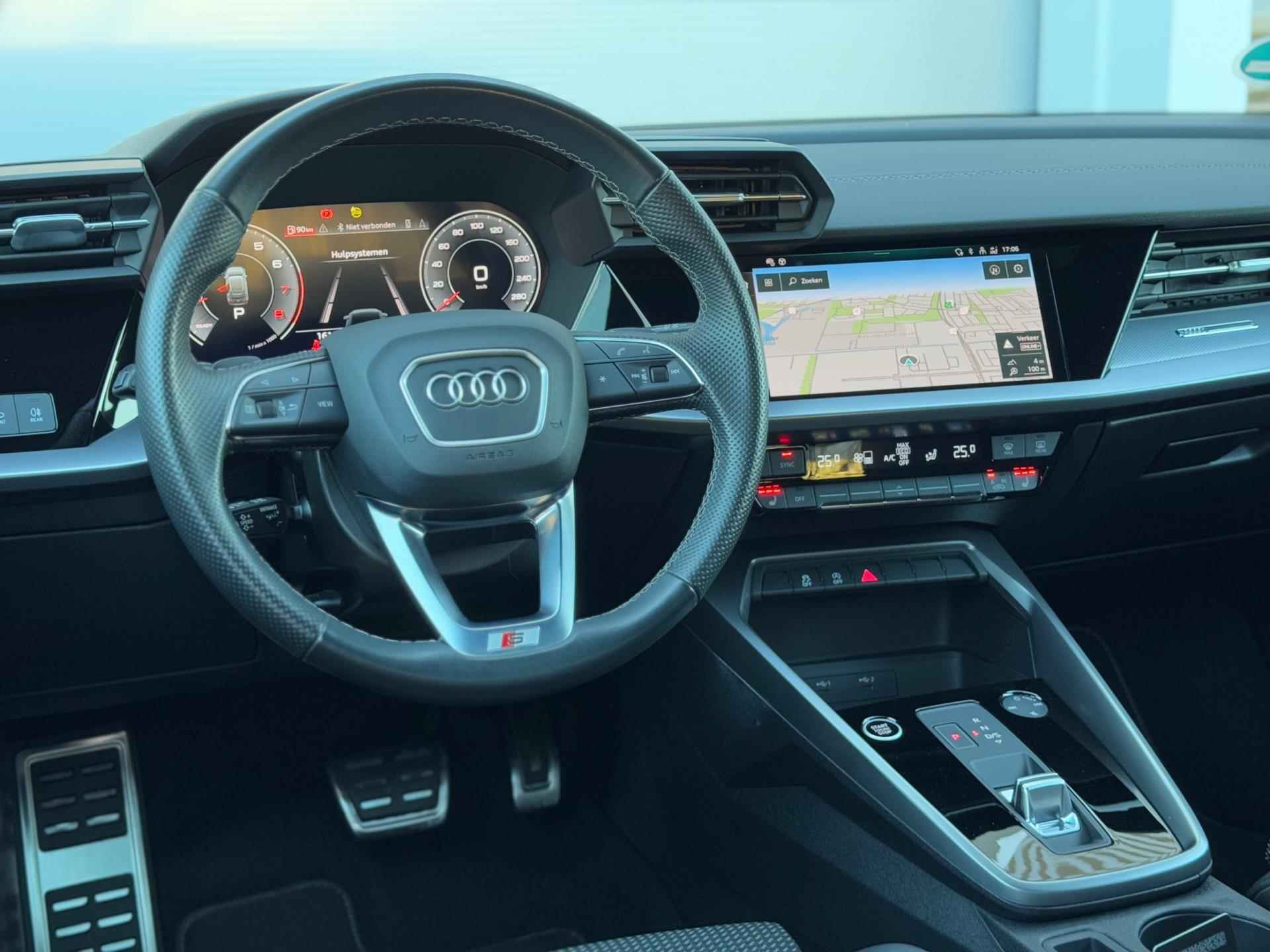 Audi A3 Sportback 35 TFSI S edition Pano/Matrix/AppleCarPlay - 14/26