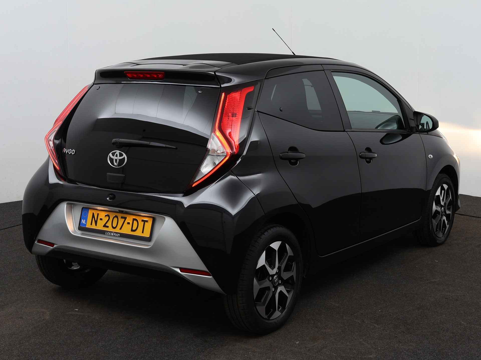 Toyota Aygo 1.0 VVT-i x-joy cabrio | Automaat | Cabrio | Climate Control | Camera | LM velgen | - 16/38