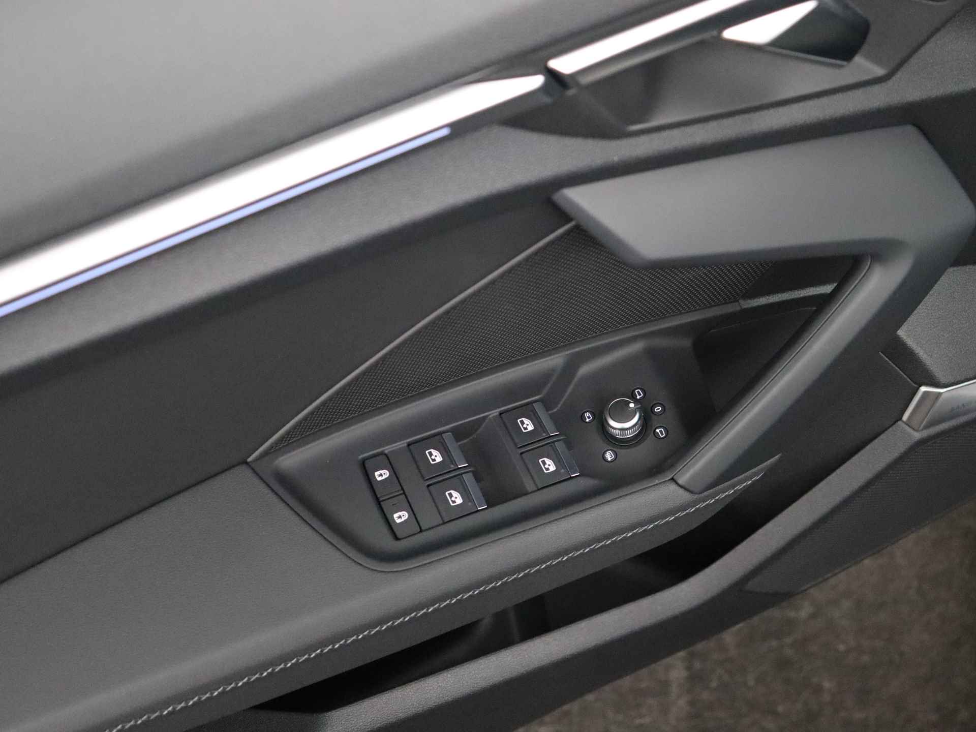Audi S3 Limousine 2.0 TFSI quattro Carbon, Optiek zwart, Pano, Matrix, B&O - 8/27