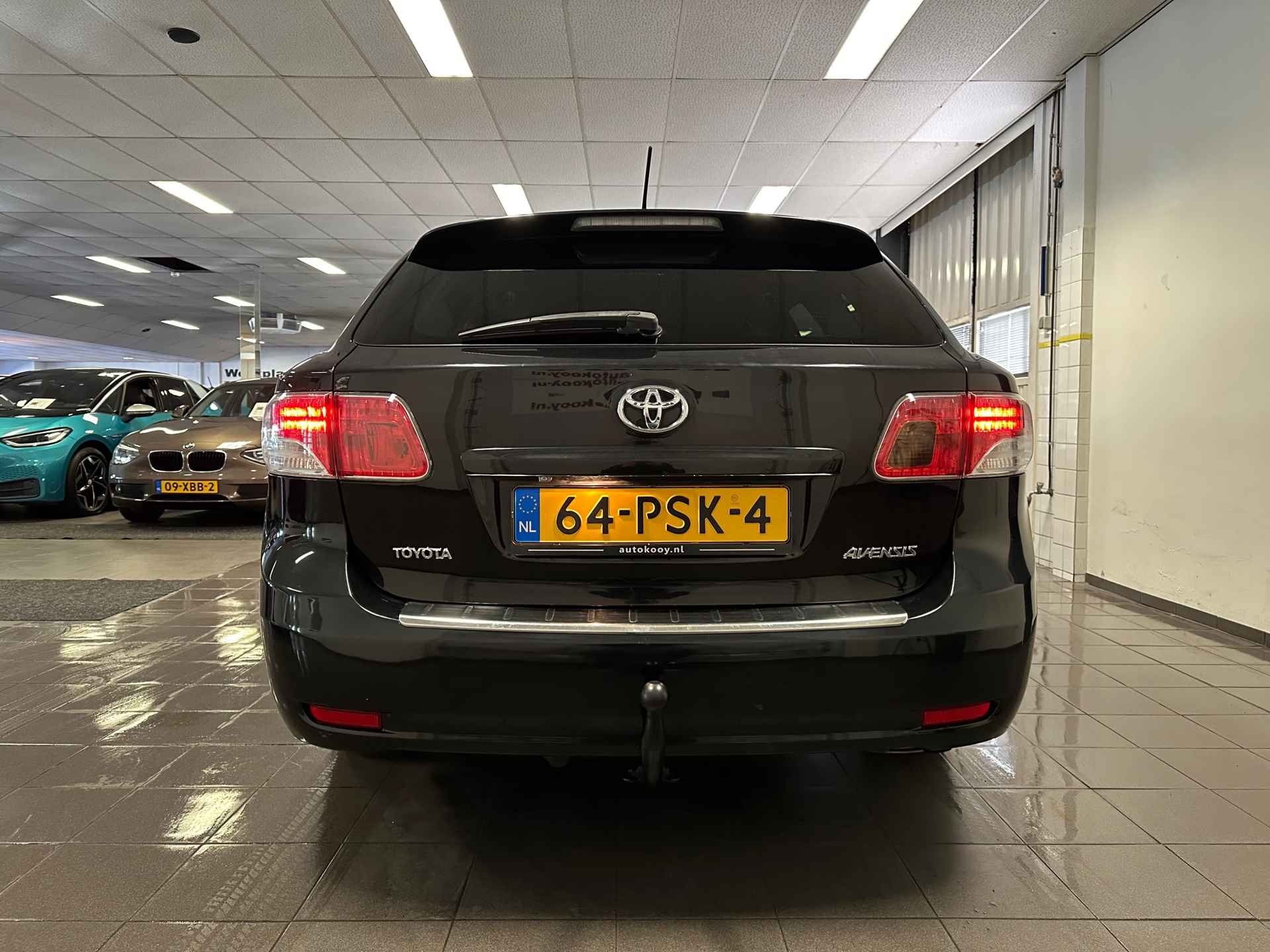 Toyota Avensis Wagon 2.0 VVTi Business * Automaat / Navigatie / Camera / Trekhaak / NL Auto * - 4/24