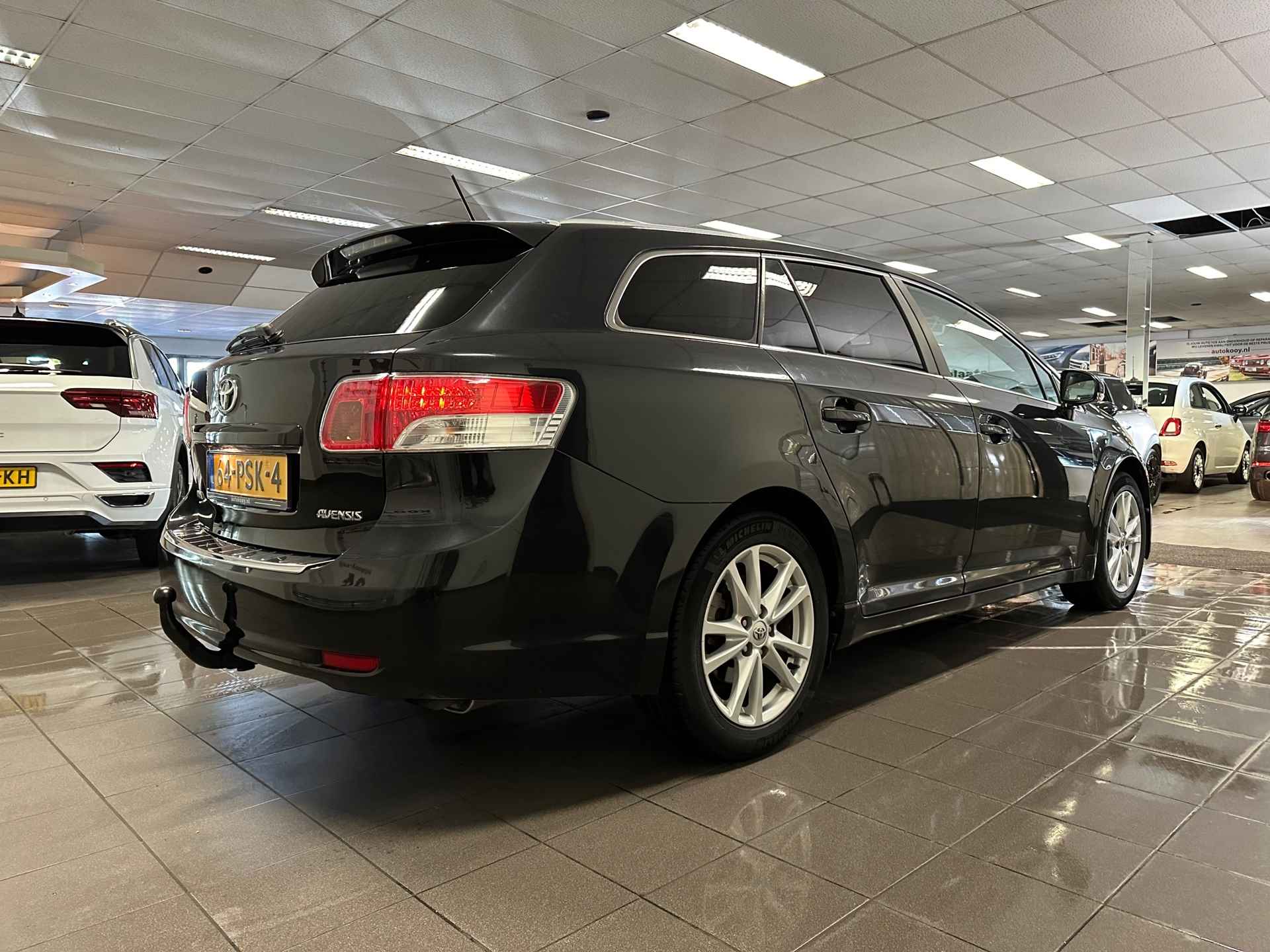 Toyota Avensis Wagon 2.0 VVTi Business * Automaat / Navigatie / Camera / Trekhaak / NL Auto * - 6/24