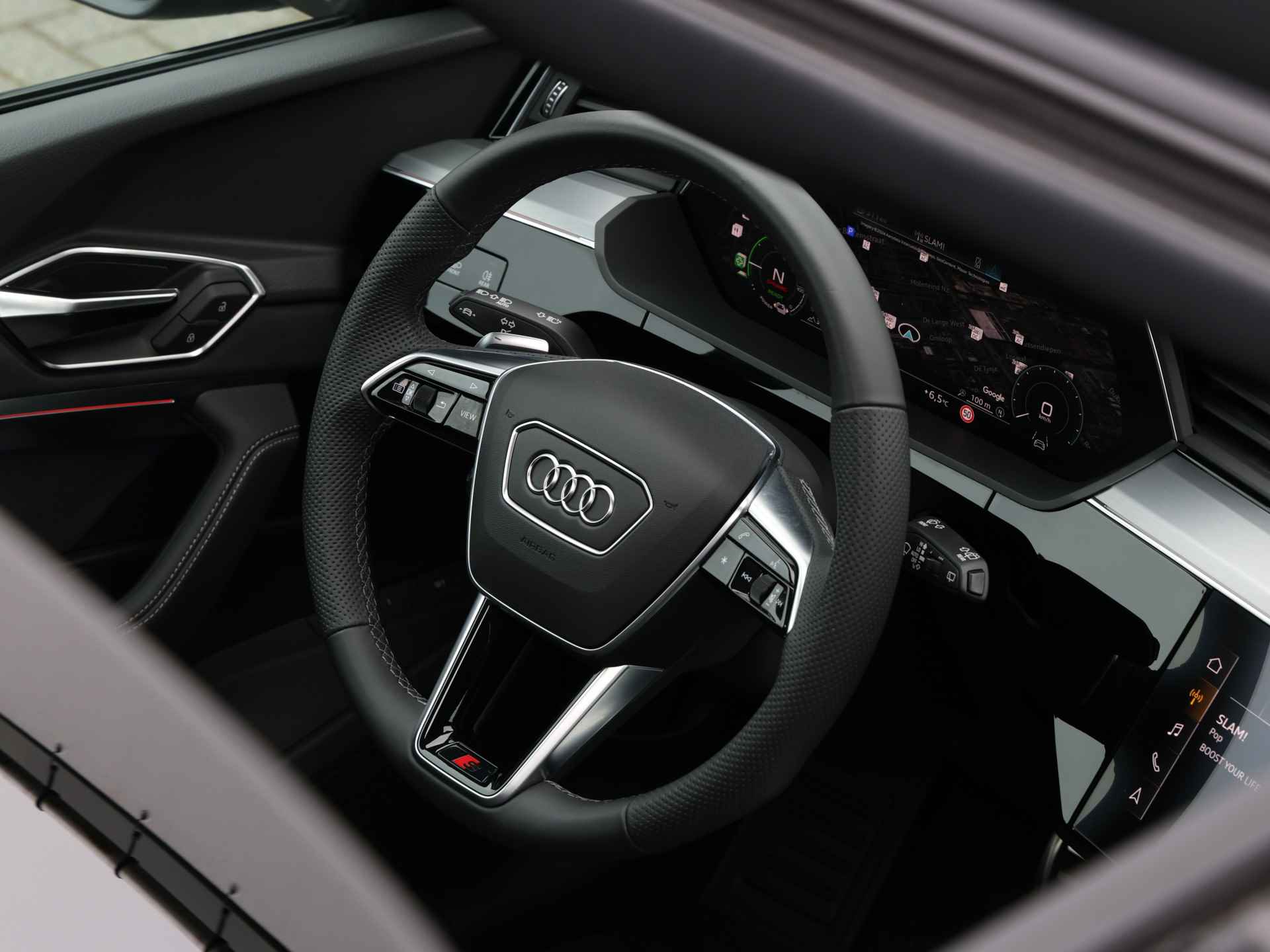 Audi Q8 e-tron 55 quattro S Edition 408 pk | Panoramadak | Elek. stoelen | Keyless | Camera | Matrix LED | Verwarmde voorstoelen | - 13/51