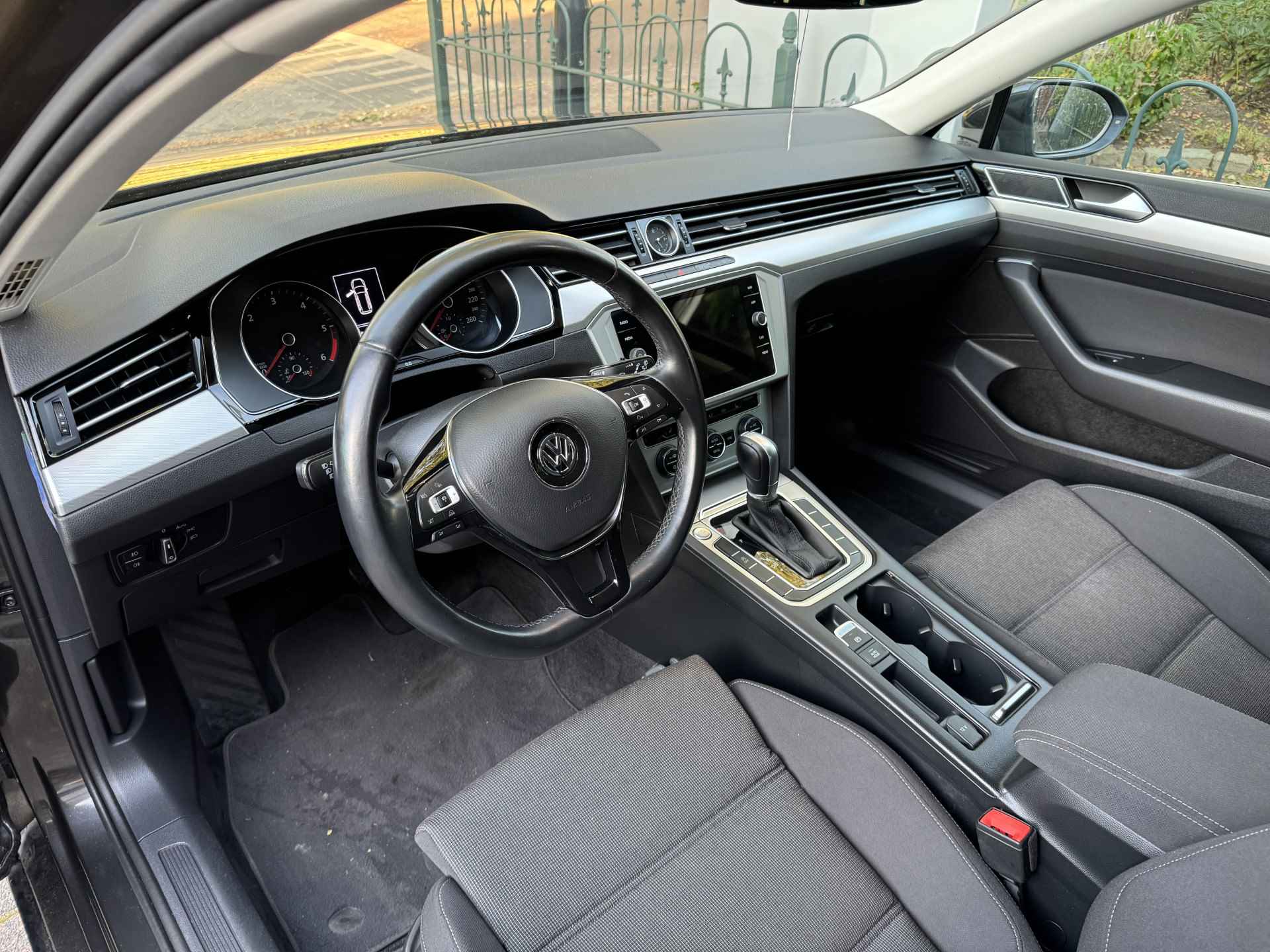 Volkswagen Passat Variant 1.6 TDI Comfortline Business Automaat/Airco-Ecc/Alu wielen/Navigatie/CV/El.Ramen - 16/47