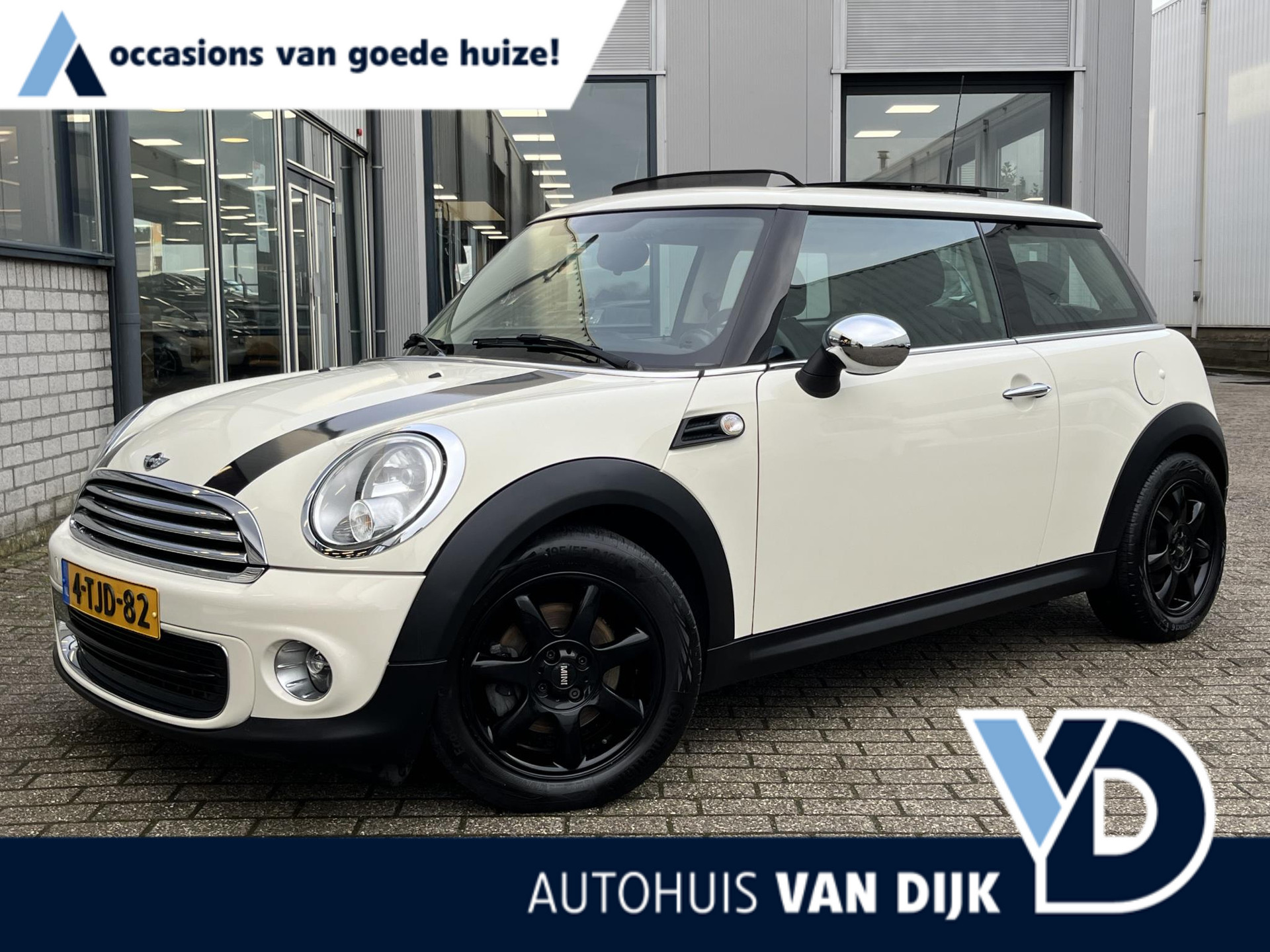 Mini One 1.6 Chili | NL Auto/2e Eig./Navi/Pano-dak/16"/Privacy Glass