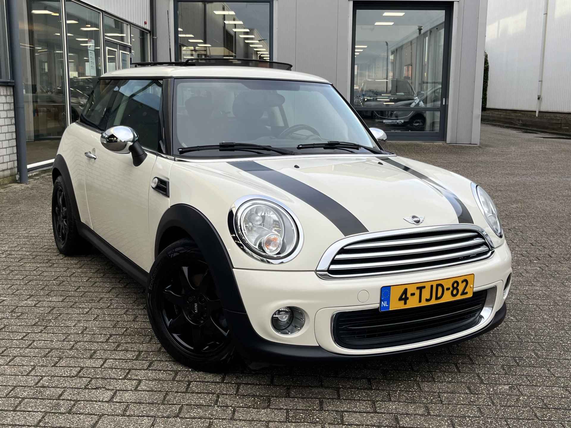 Mini One 1.6 Chili | NL Auto/2e Eig./Navi/Pano-dak/16"/Privacy Glass - 14/63