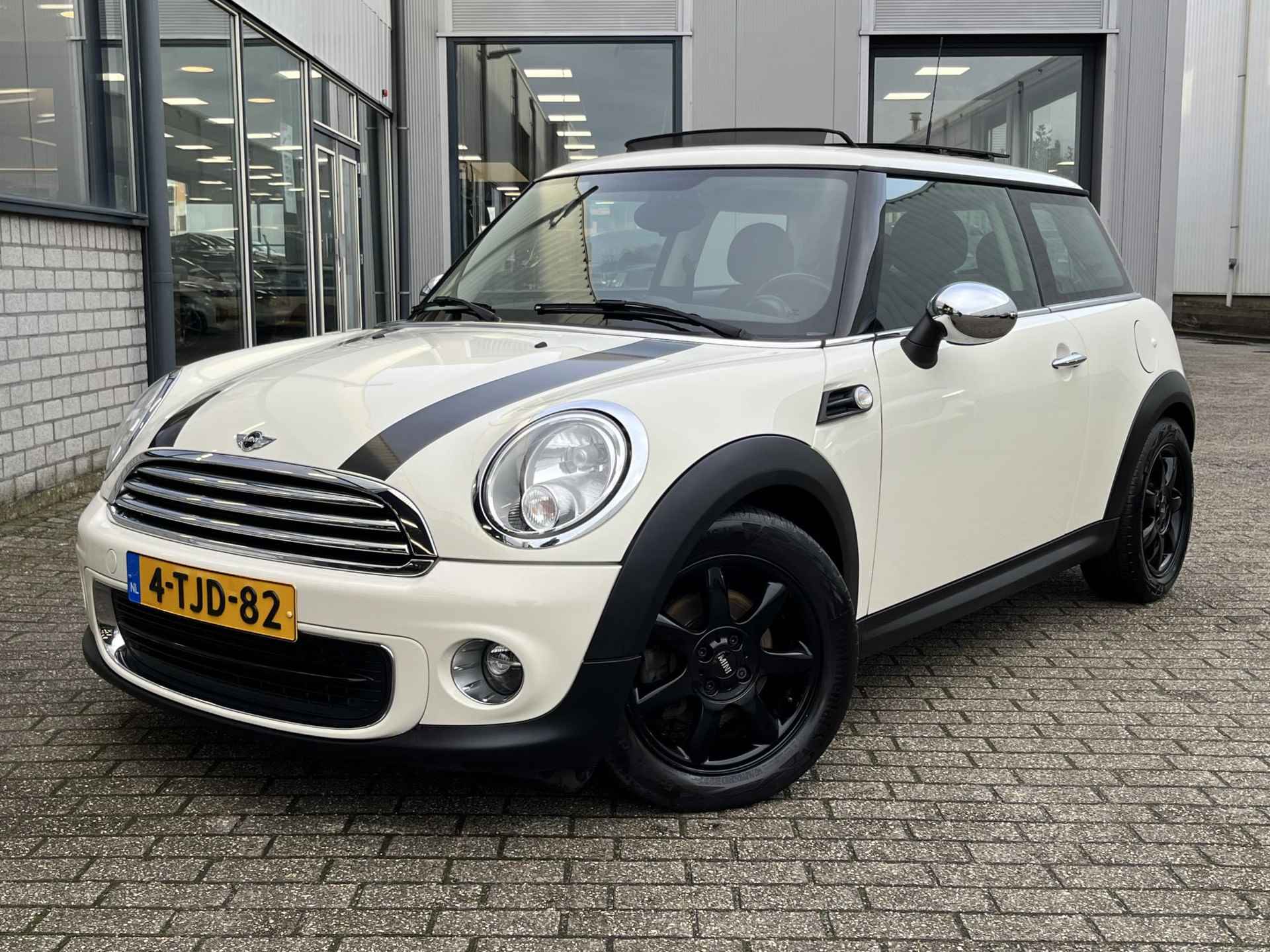 Mini One 1.6 Chili | NL Auto/2e Eig./Navi/Pano-dak/16"/Privacy Glass - 43/63