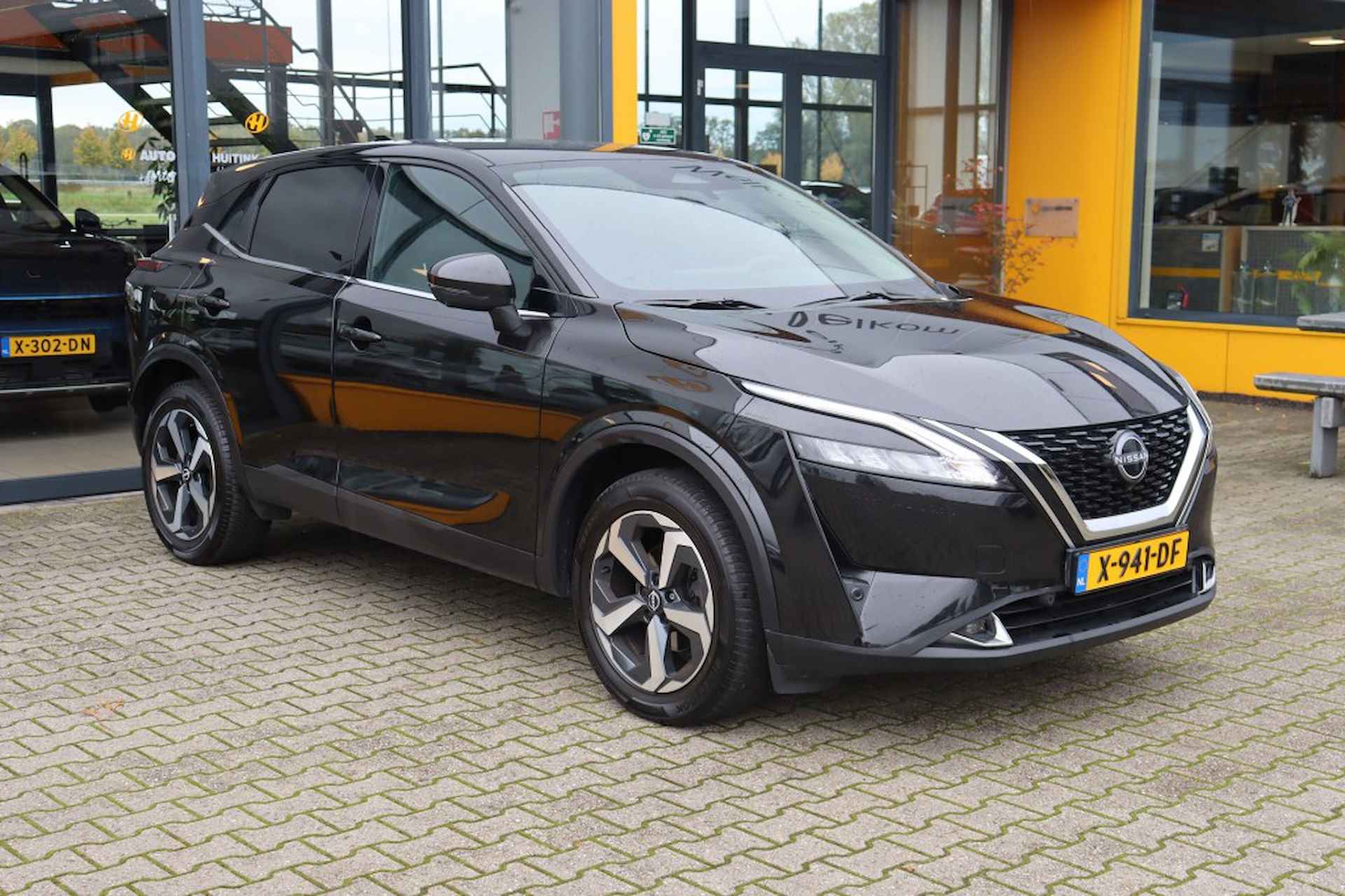 NISSAN Qashqai 1.3 MHEV N-Connecta - Navi - 360 camera - stoelverwarming - 4/44