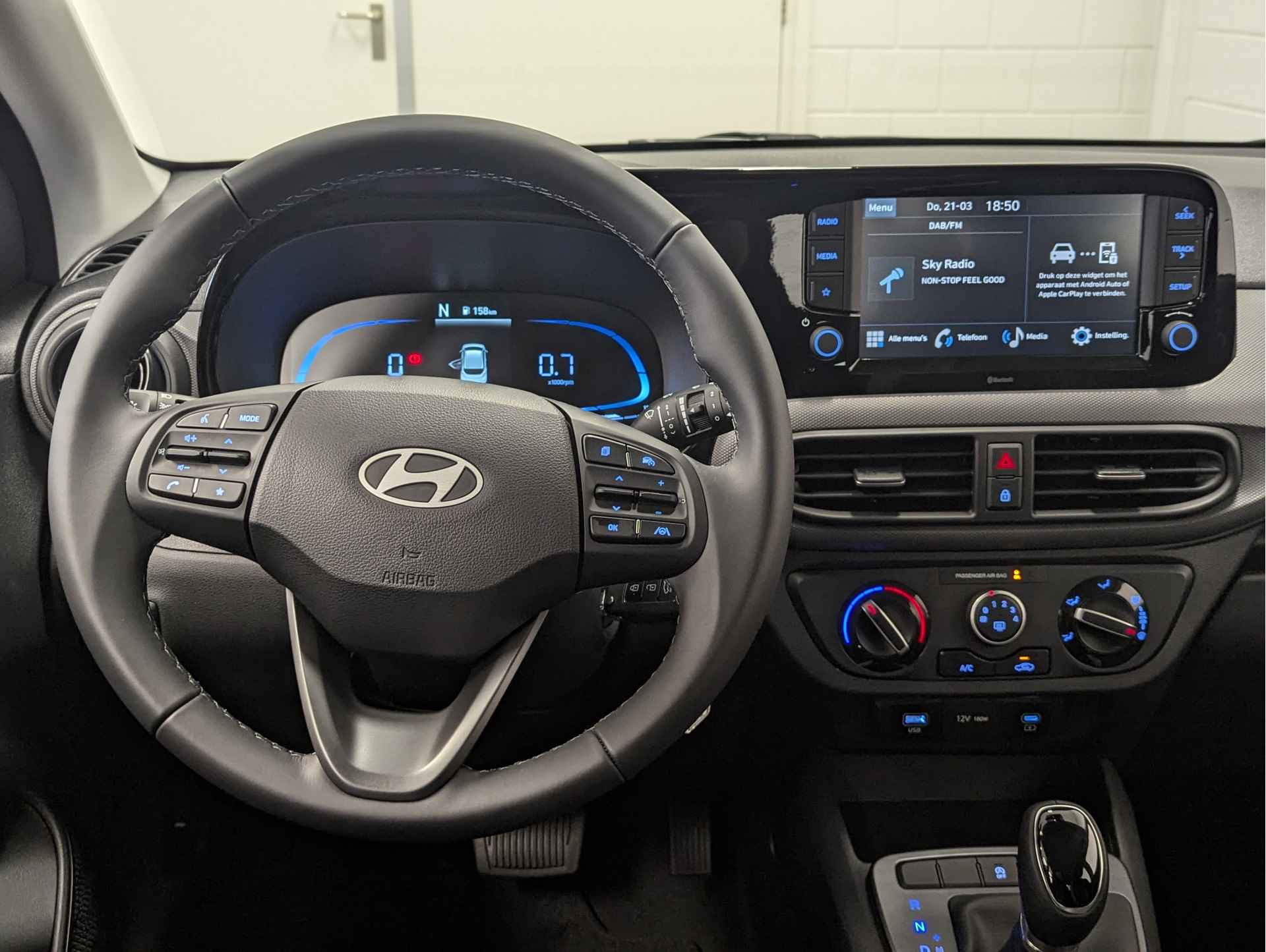 Hyundai i10 1.0 Comfort 5-zits AUTOMAAT | APPLE / ANDROID NAVIGATIE | CRUISE CONTROL | DEMO BESCHIKBAAR VANAF 21-06-2024 - 6/36