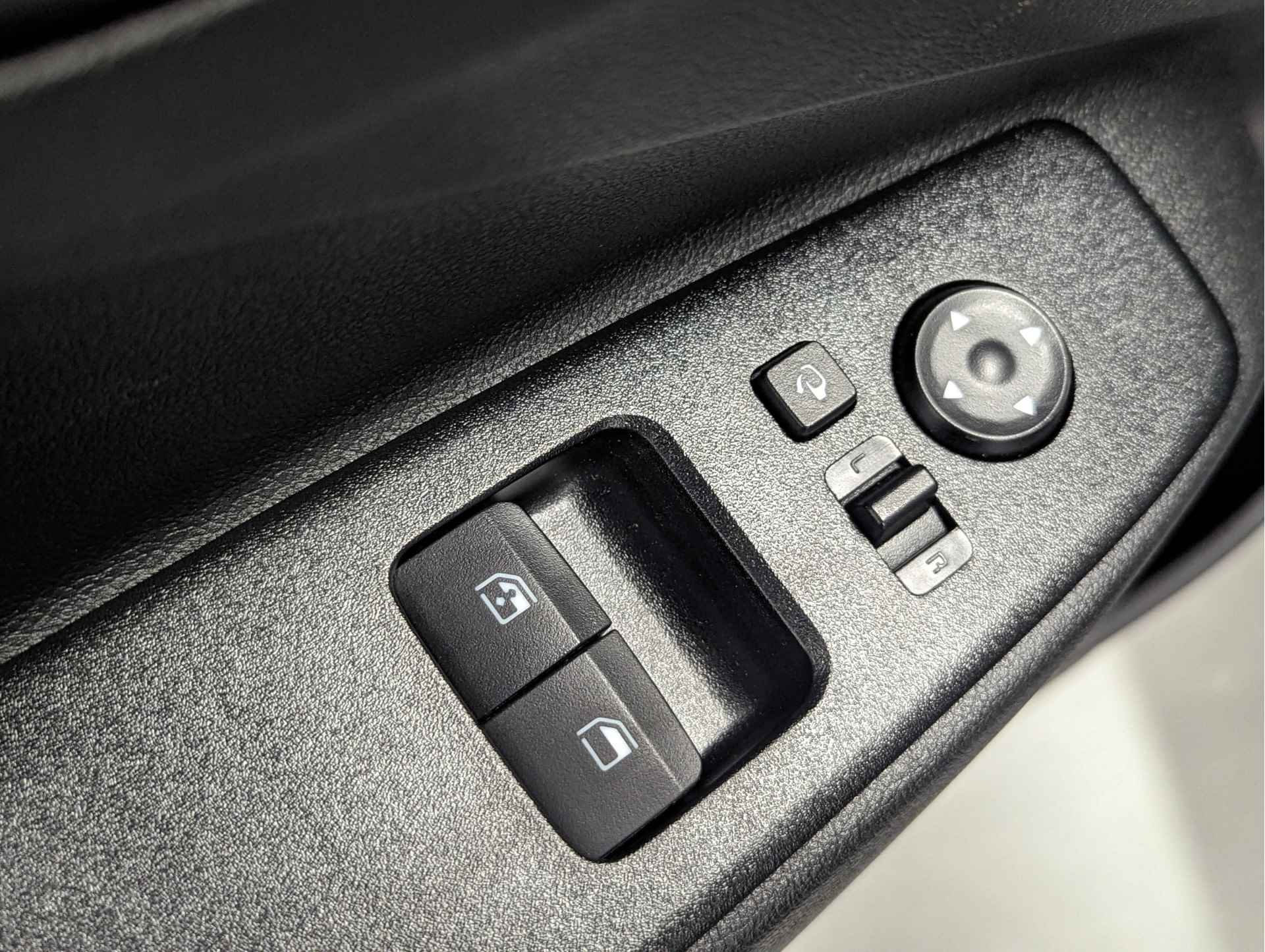 Hyundai i10 1.0 Comfort 5-zits AUTOMAAT | APPLE / ANDROID NAVIGATIE | CRUISE CONTROL | DEMO BESCHIKBAAR VANAF 21-06-2024 - 21/36