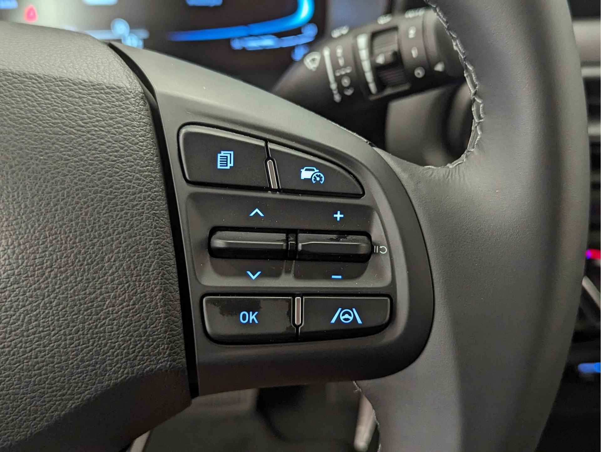 Hyundai i10 1.0 Comfort 5-zits AUTOMAAT | APPLE / ANDROID NAVIGATIE | CRUISE CONTROL | DEMO BESCHIKBAAR VANAF 21-06-2024 - 25/36