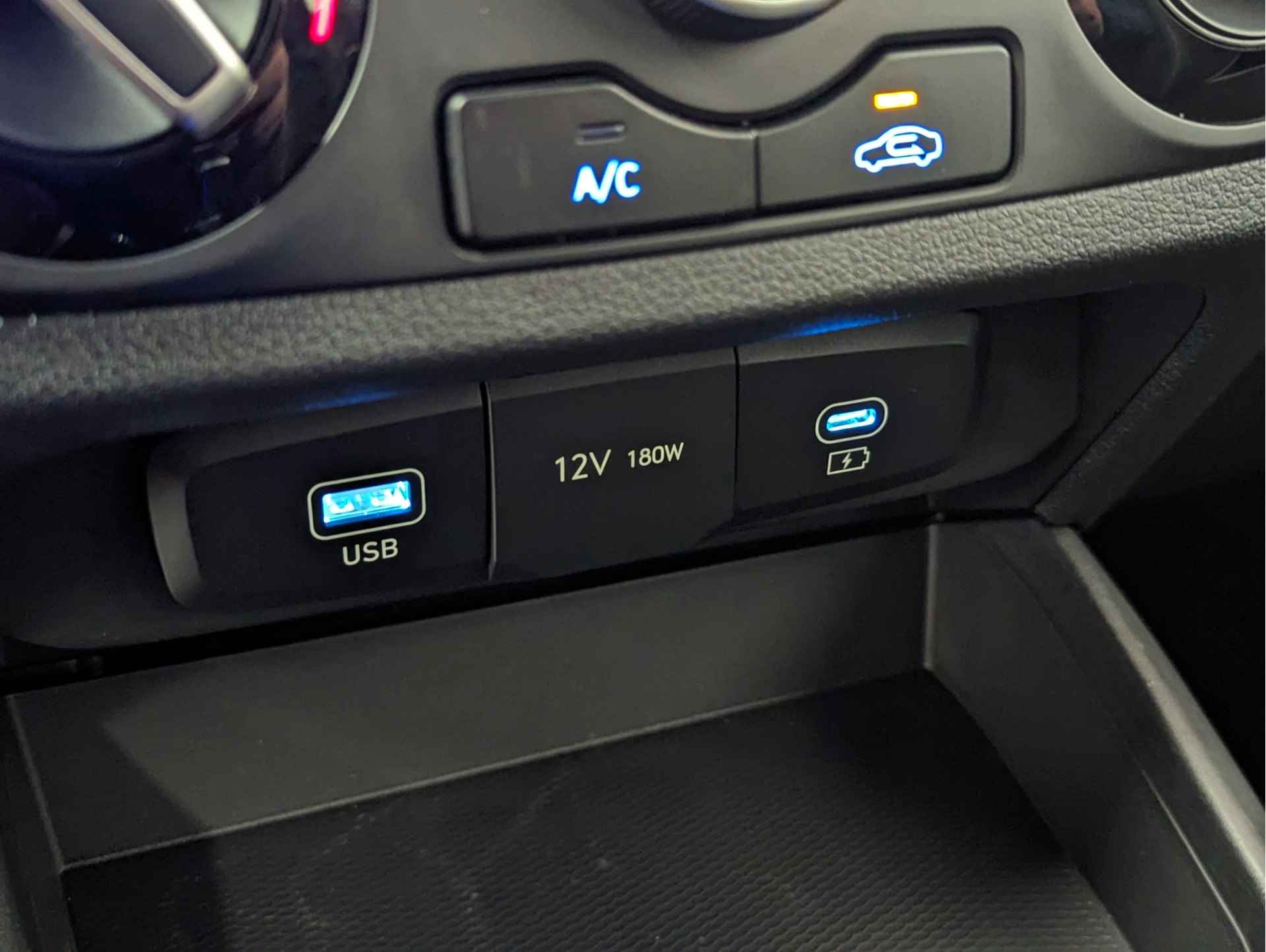 Hyundai i10 1.0 Comfort 5-zits AUTOMAAT | APPLE / ANDROID NAVIGATIE | CRUISE CONTROL | DEMO BESCHIKBAAR VANAF 21-06-2024 - 30/36