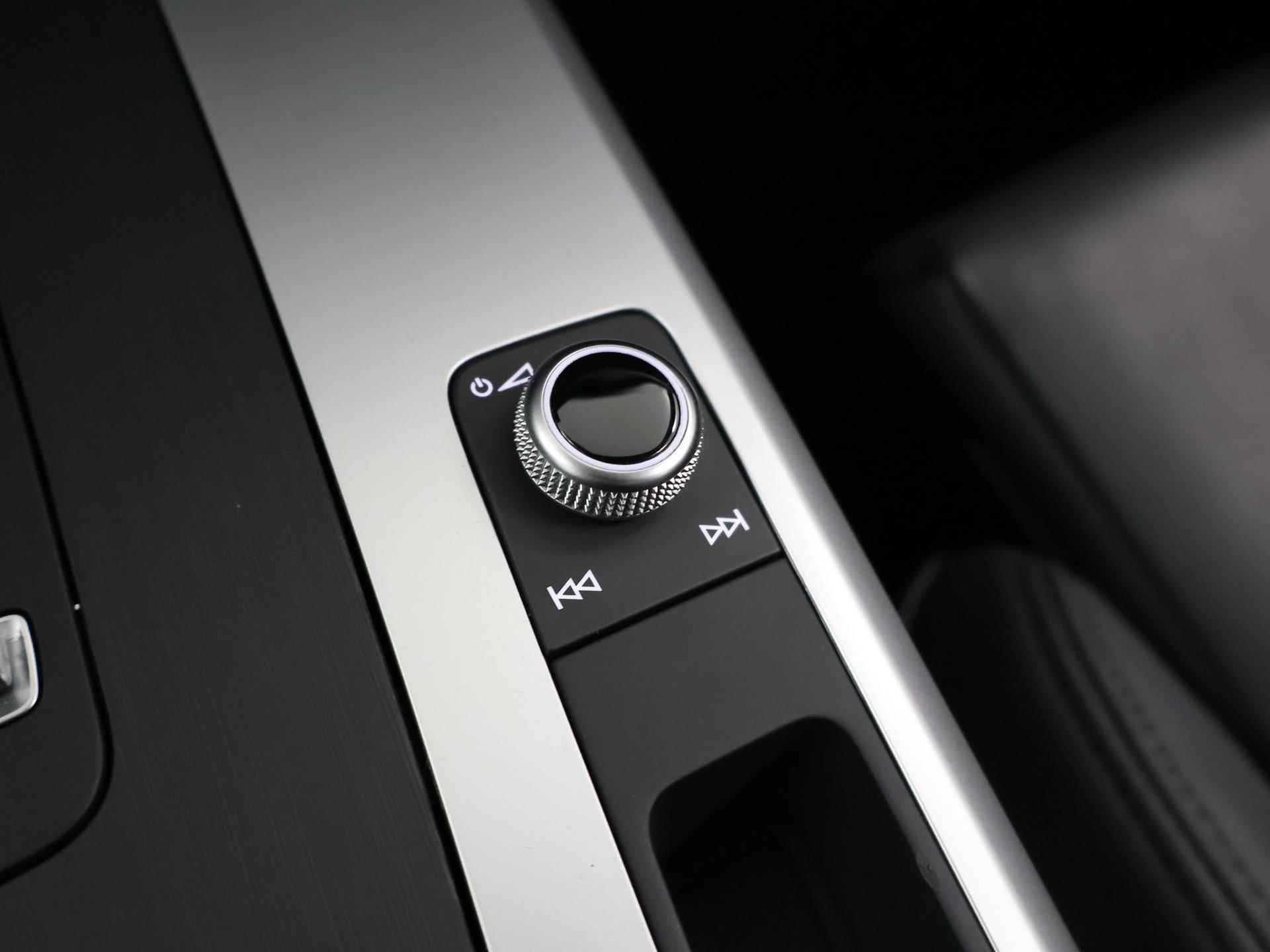 Audi Q5 55 TFSI e S edition | Quattro | 367pk | Matrix LED | Ele. Kofferdeksel | B&O Audio | Panodak | Ele. Stoelen | Digitaal dashboard | Keyless Go | Stoelverwarming | Navigatie | Luchtvering | - 27/50