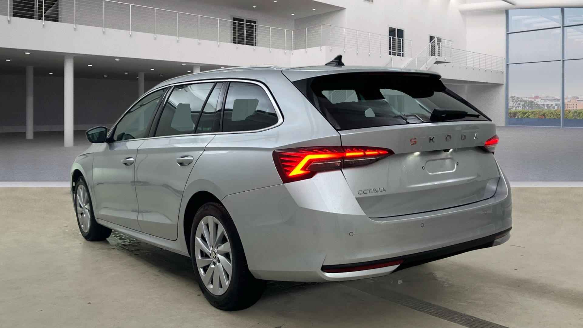 Škoda Octavia Combi 1.5 TSi 150pk DSG MHEV Business Edition Plus | LED Matrix | Lodge interieur | Groot Navi | Winterpakket | El. achterklep m.sensor | ACC | Voorruit-, Stoel- & Stuurverwarming - 9/24