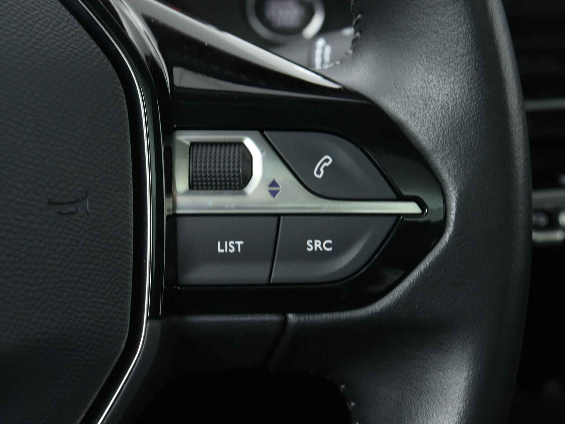 Peugeot 2008 1.2 PureTech Allure | Parkeercamera | Navigatie | Cruise Control | Climate Control | - 23/43