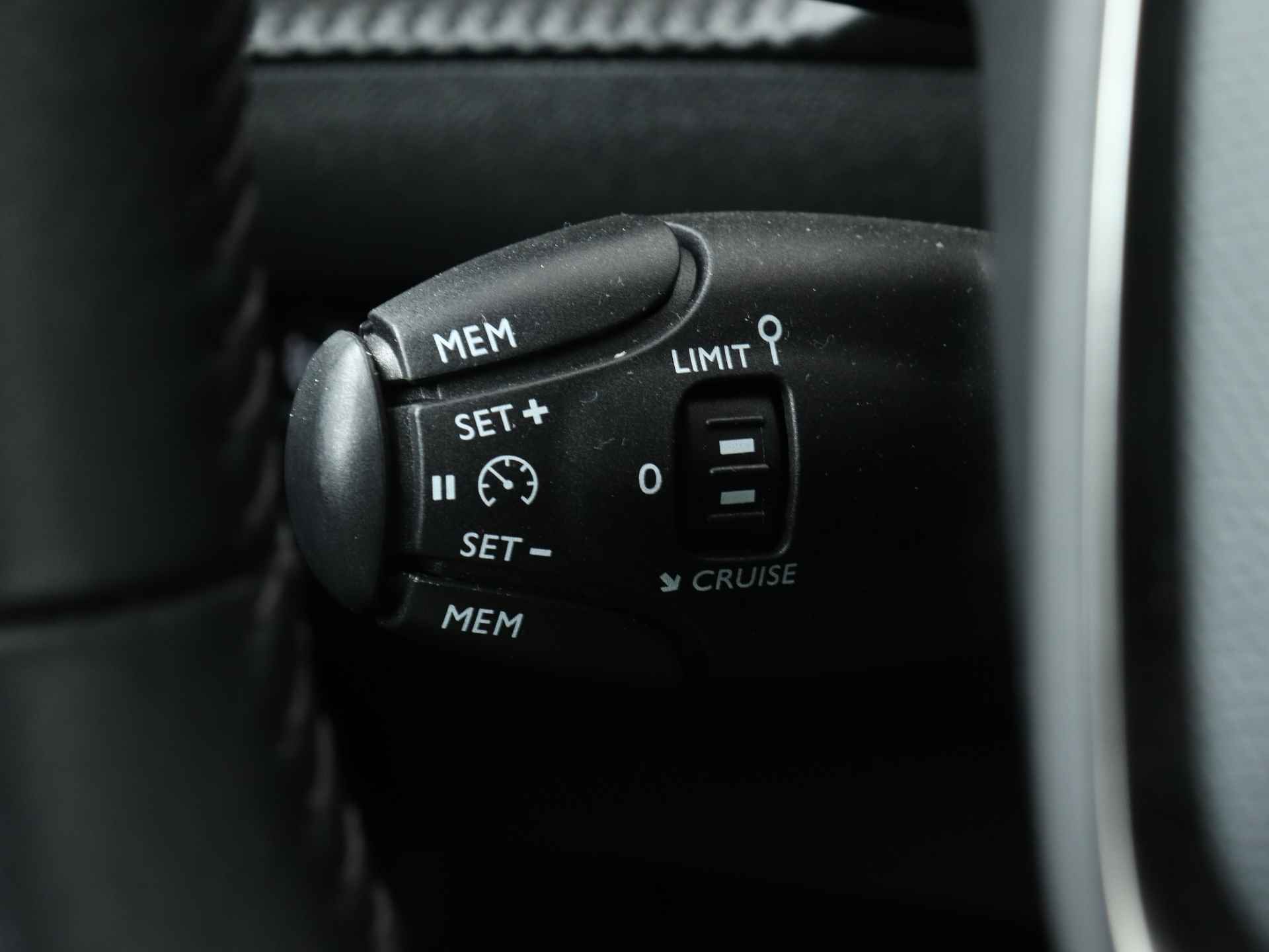 Peugeot 2008 1.2 PureTech Allure | Parkeercamera | Navigatie | Cruise Control | Climate Control | - 26/43