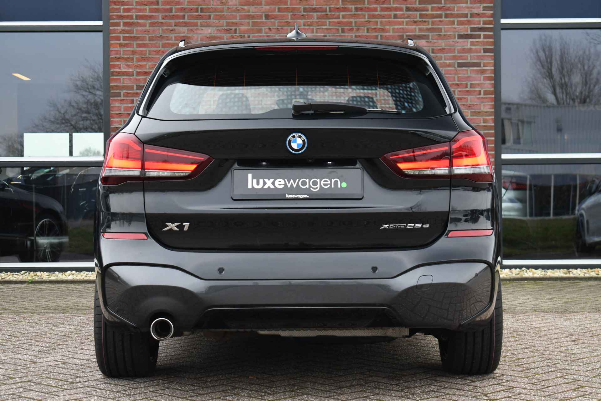 BMW X1 xDrive25e M-Sport Pano HUD ACC Camera El-Klep Stuurverw - 8/76