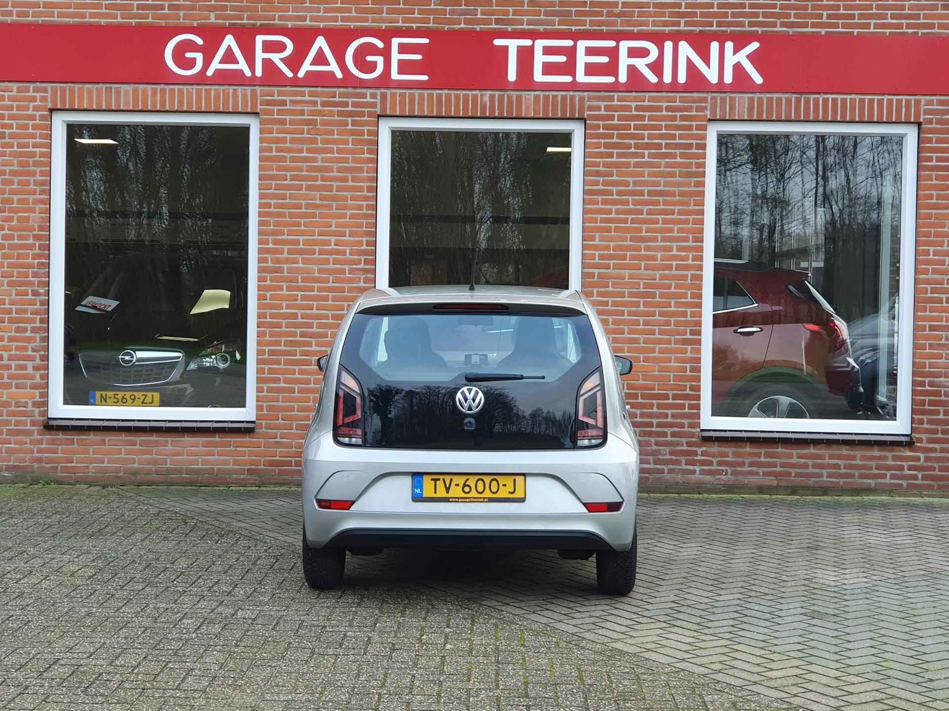 Volkswagen Up! 1.0 BMT take up! 60PK 5drs airco, navi, carkit, dab+, elektr.ramen RIJKLAAR - 16/17