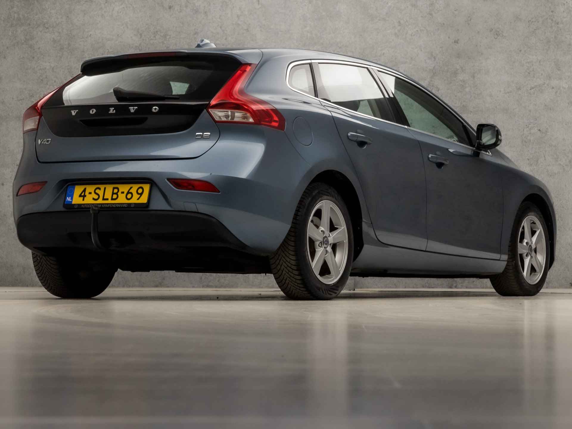 Volvo V40 1.6 D2 Momentum Sport (NAVIGATIE, CLIMATE, DIGITAL COCKPIT, LEDER, SPORTSTOELEN, TREKHAAK, CRUISE, BLUETOOTH, ELEK PAKKET, PARKEERSENSOREN, NIEUWSTAAT) - 5/31