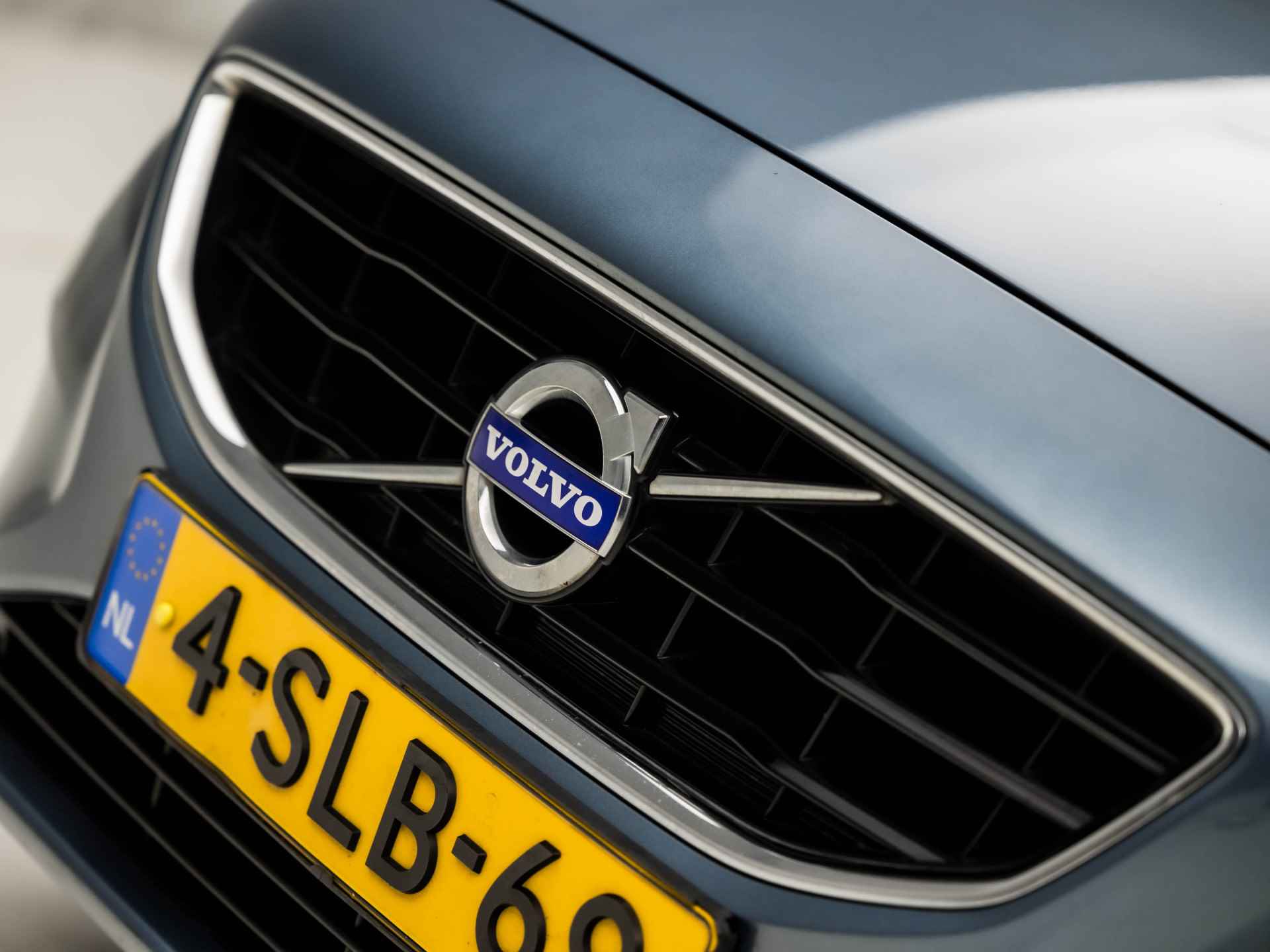 Volvo V40 1.6 D2 Momentum Sport (NAVIGATIE, CLIMATE, DIGITAL COCKPIT, LEDER, SPORTSTOELEN, TREKHAAK, CRUISE, BLUETOOTH, ELEK PAKKET, PARKEERSENSOREN, NIEUWSTAAT) - 11/31