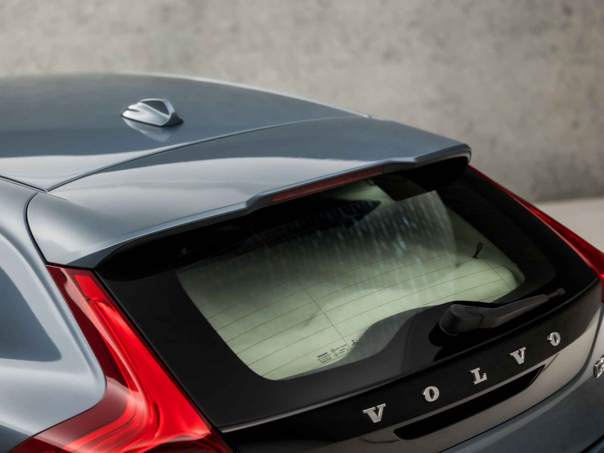 Volvo V40 1.6 D2 Momentum Sport (NAVIGATIE, CLIMATE, DIGITAL COCKPIT, LEDER, SPORTSTOELEN, TREKHAAK, CRUISE, BLUETOOTH, ELEK PAKKET, PARKEERSENSOREN, NIEUWSTAAT) - 24/31