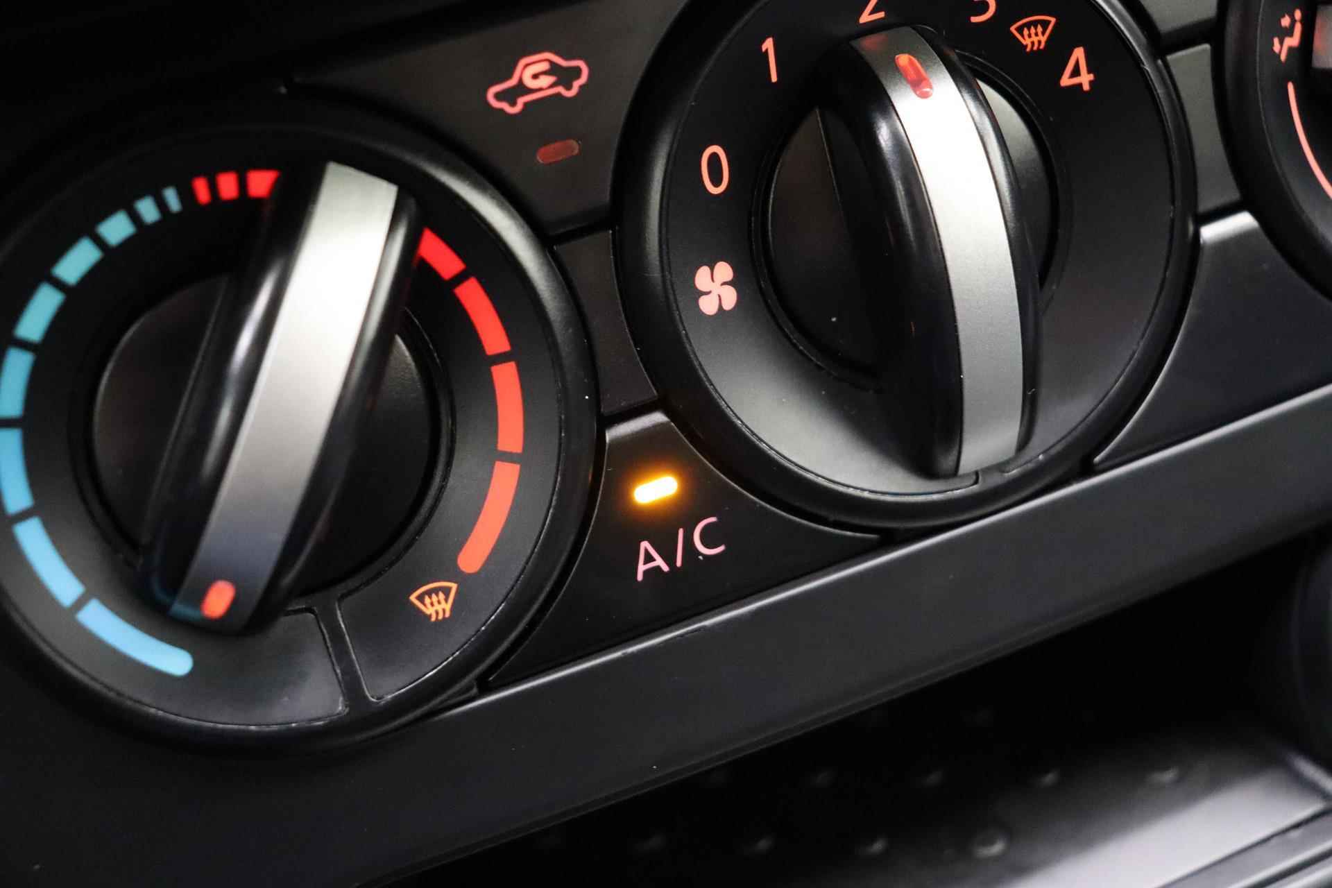 Nissan Qashqai 1.6 Visia | Airco | Trekhaak | Lichtmetalen velgen | Cruise control | Hoge instap | Electrische ramen voor en achter - 23/32